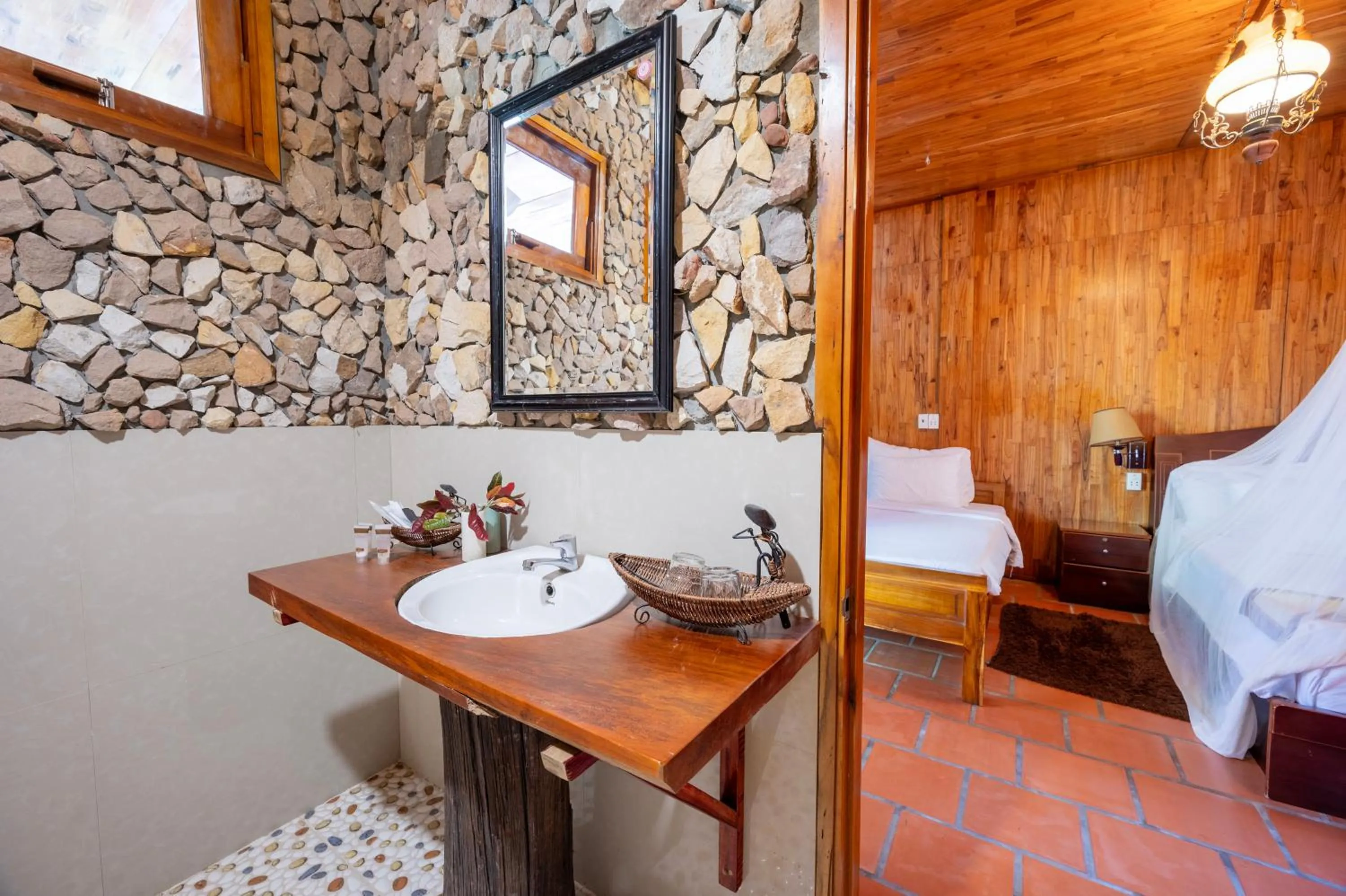 Bathroom, Bed in Chez Carole Beach Resort Phu Quoc