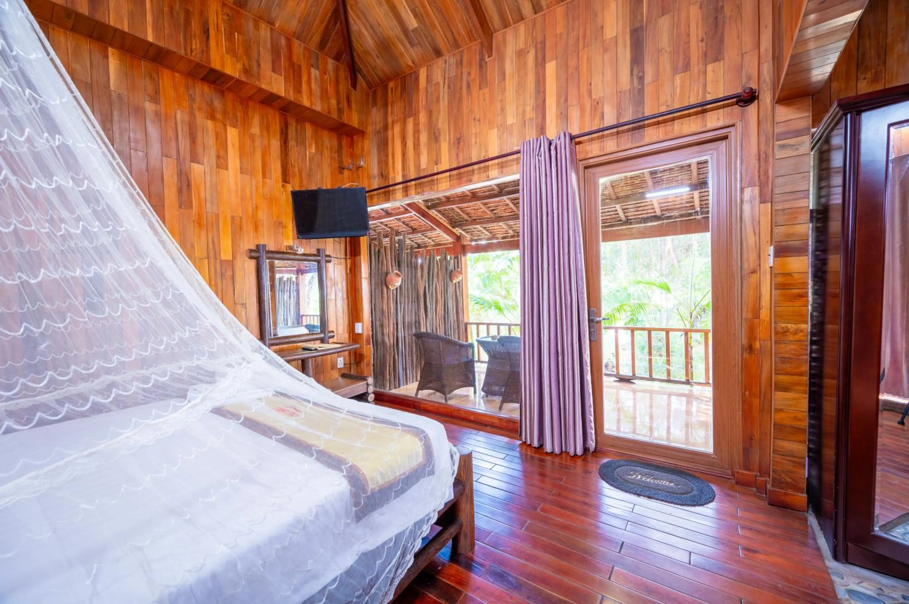 Bedroom, Bed in Chez Carole Beach Resort Phu Quoc