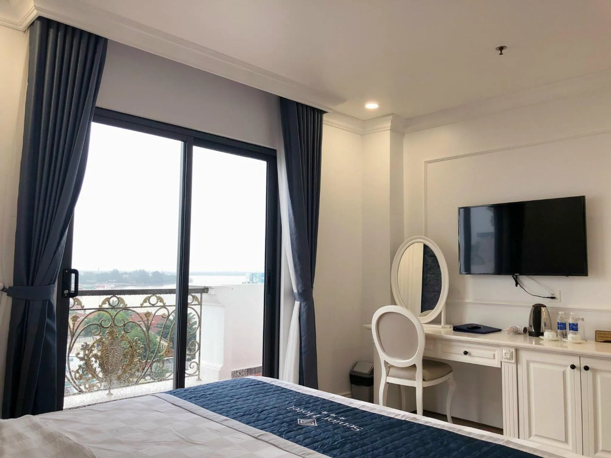 Bed in Senior Hotel 2