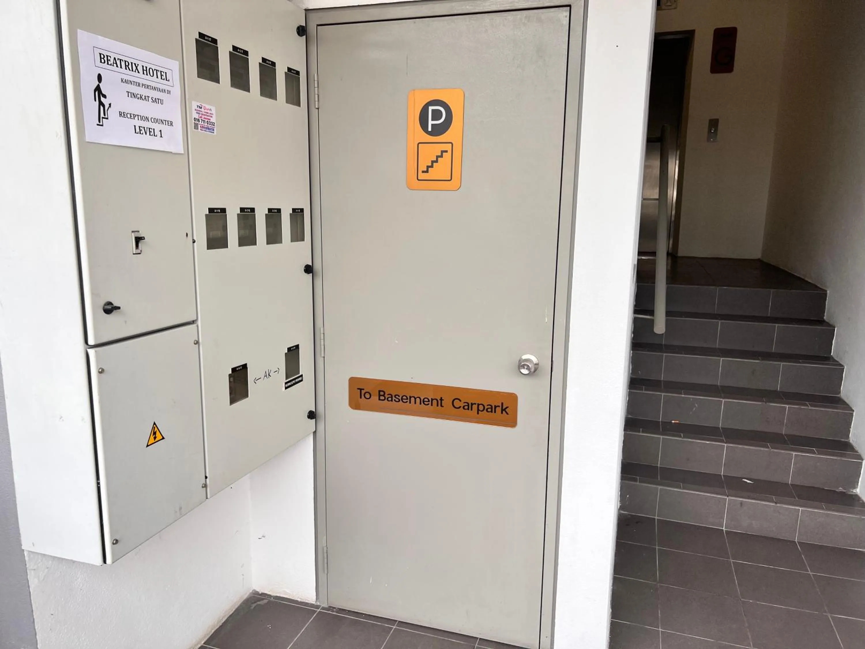 Parking in BEATRIX HOTEL