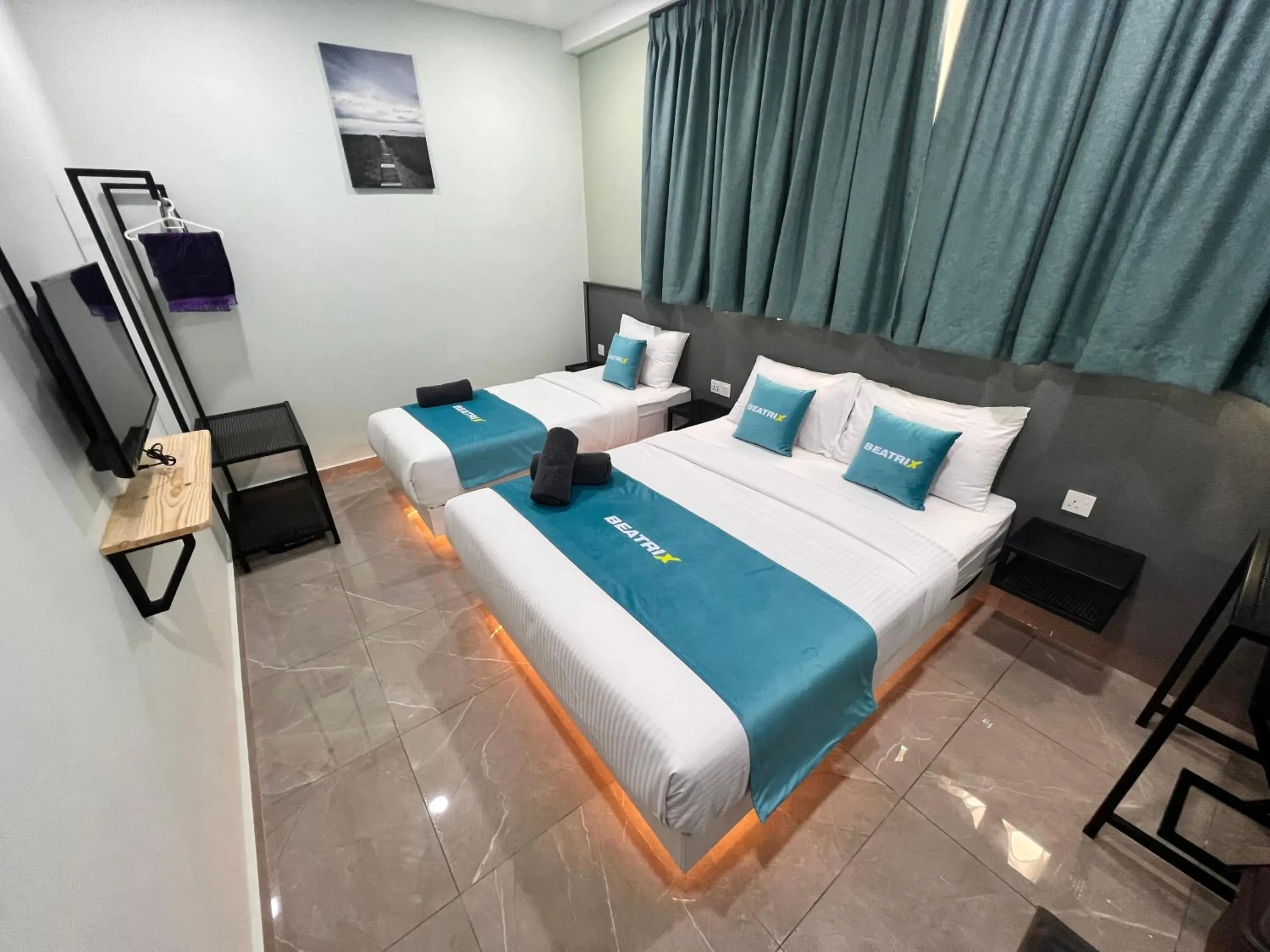 View (from property/room), Bed in BEATRIX HOTEL View (from property/room), Bed in BEATRIX HOTEL