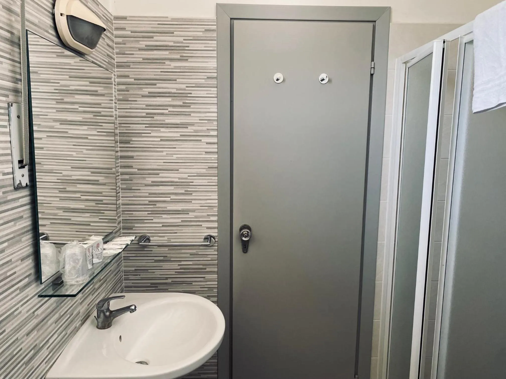 Shower in Hotel New Primula