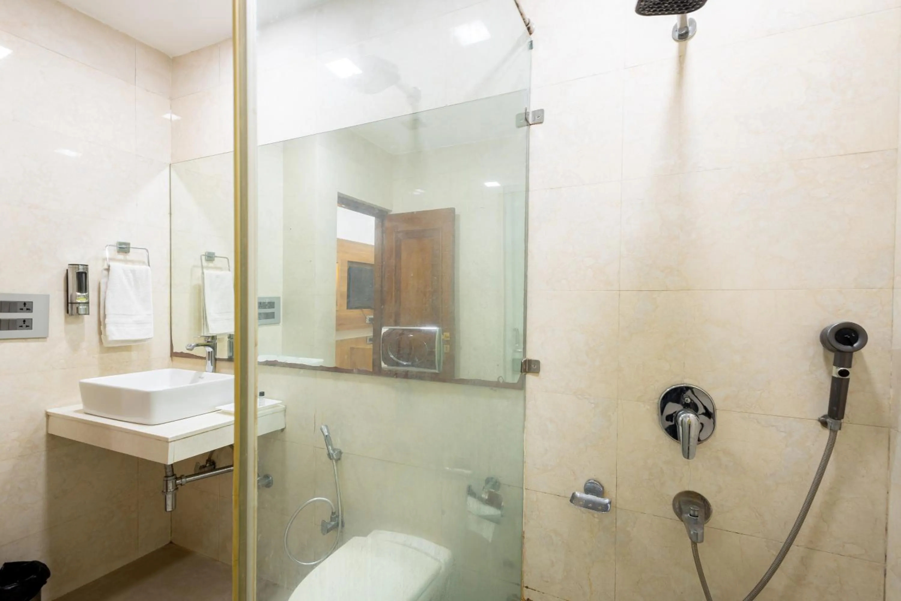 Shower in Hotel Panickers Residency - Near Ganga Ram & BLK Hospital - Karol Bagh