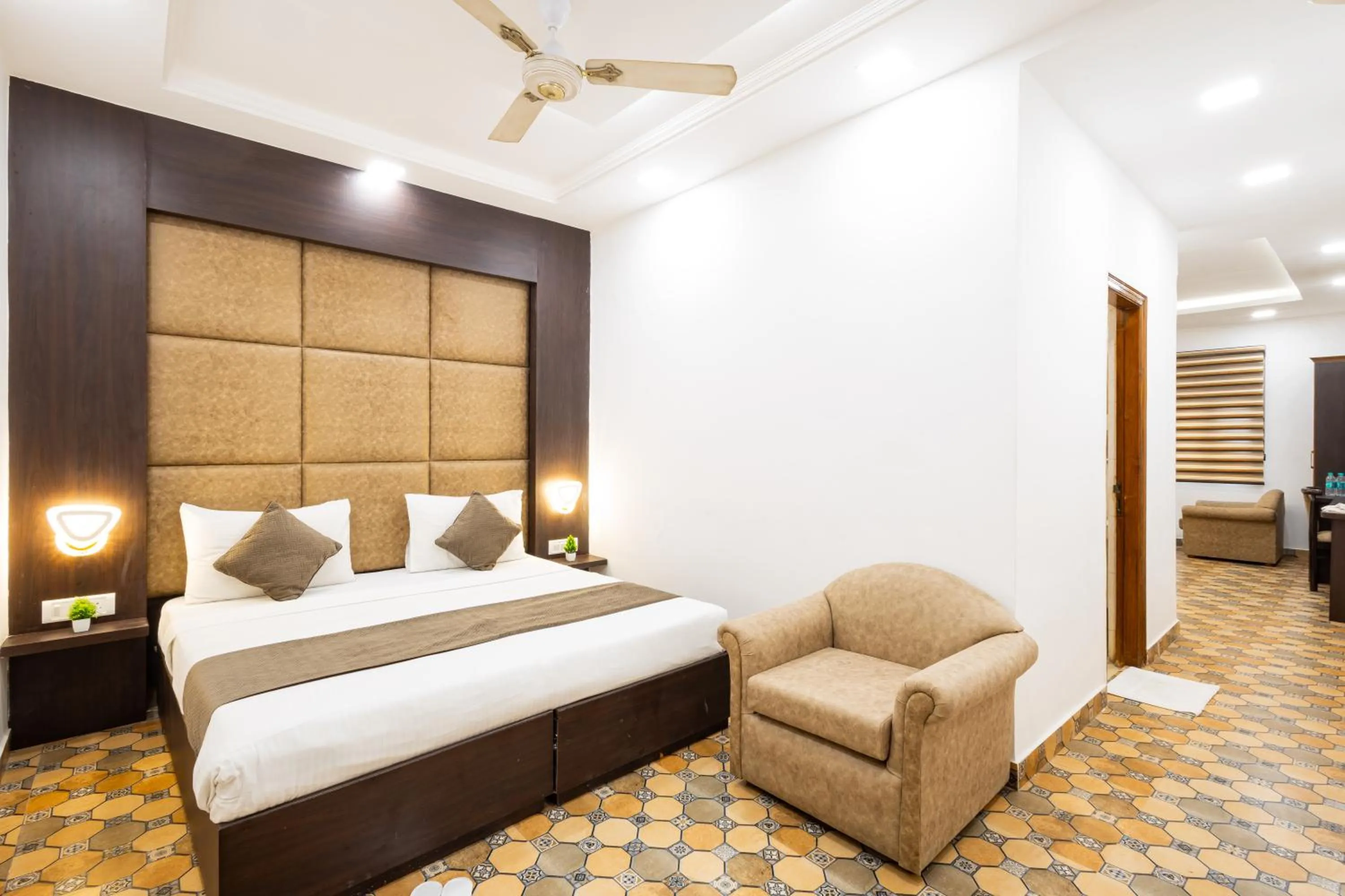 Bed in Hotel Panickers Residency - Near Ganga Ram & BLK Hospital - Karol Bagh