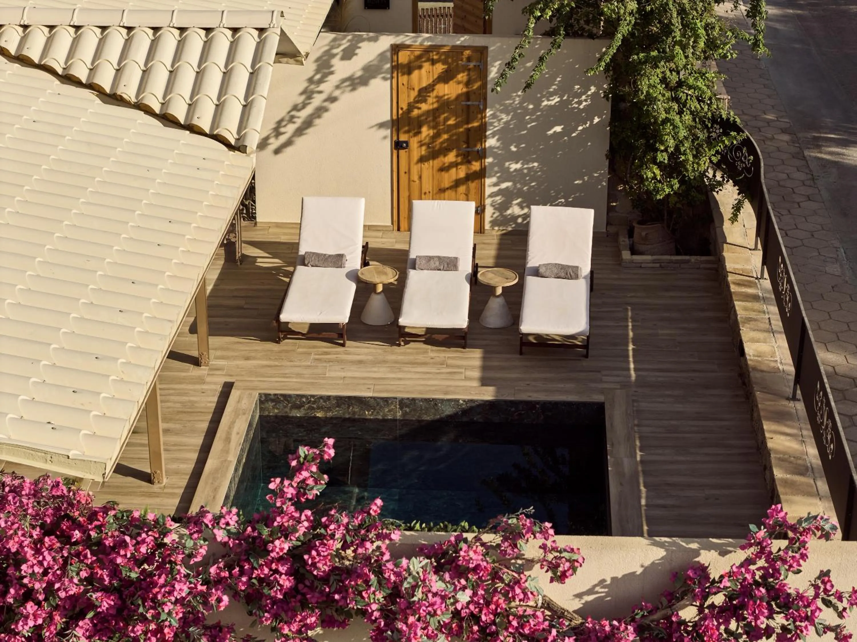 Ilision - Contemporary Living Residences