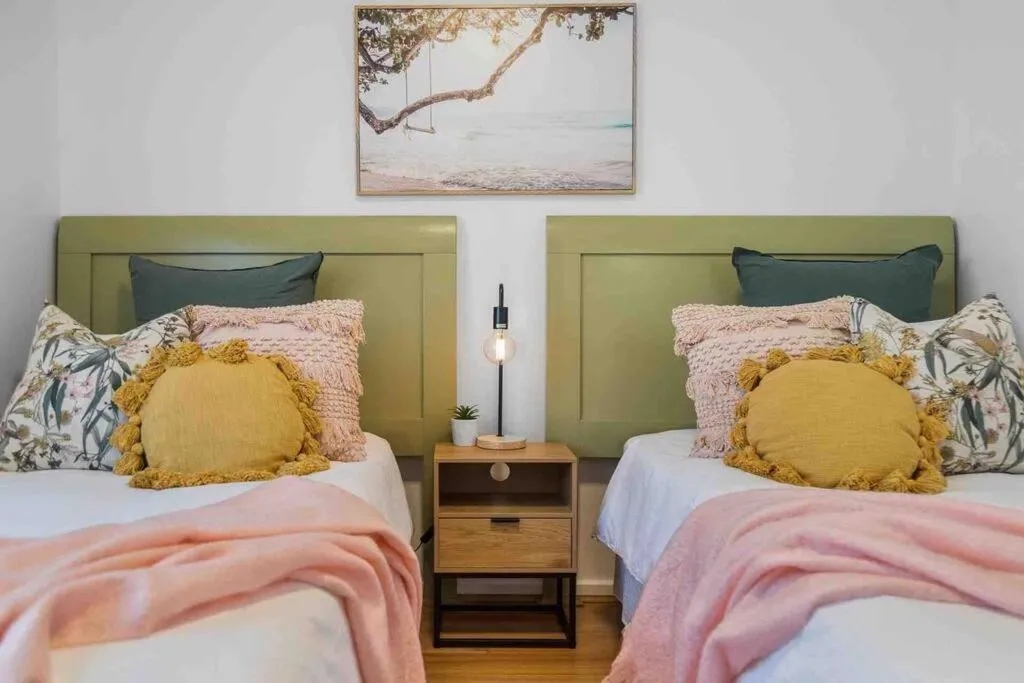 Stunning 2BR CBD Apartment next to King's Park