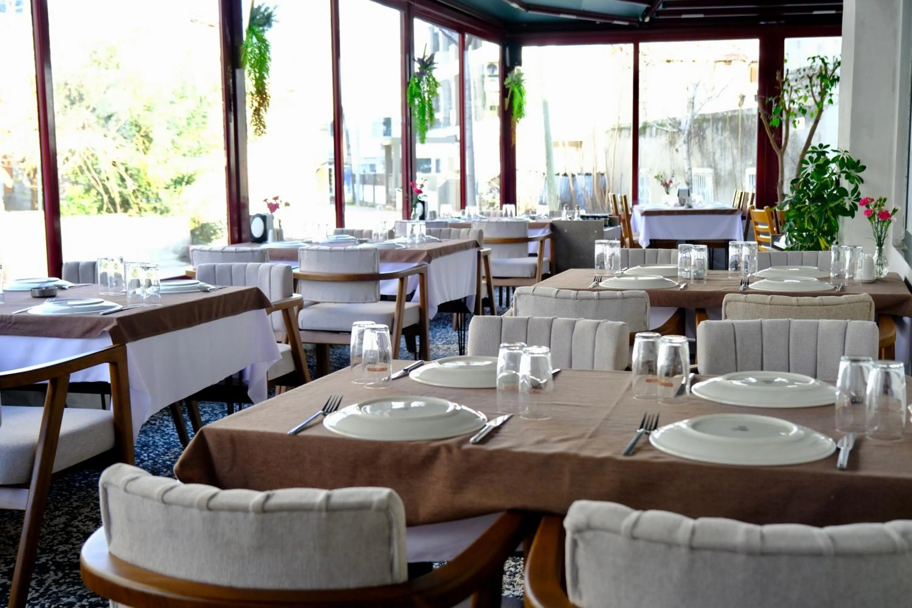 Restaurant/places to eat in Bloomtalya Hotel