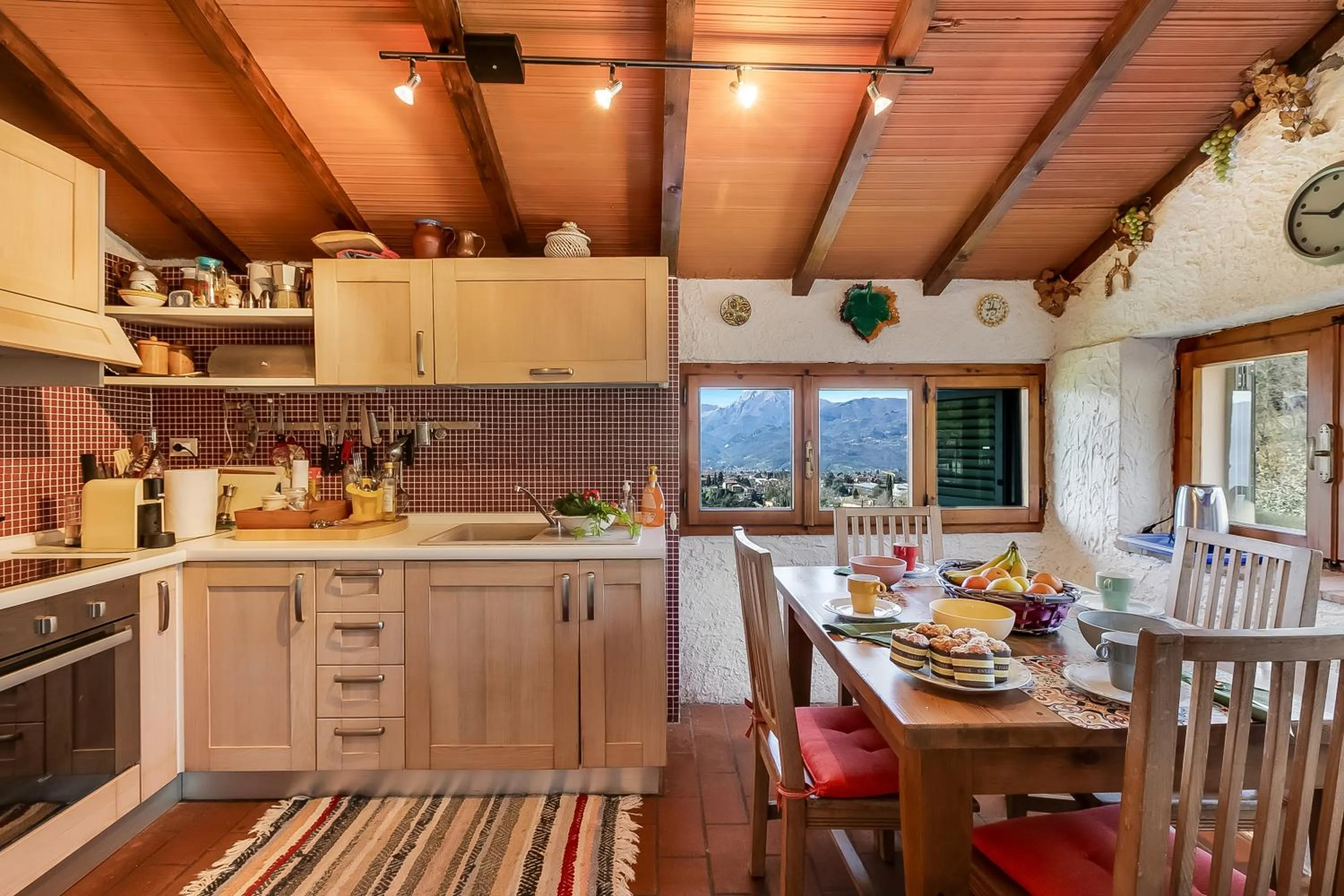 Family Friendly Rosa House Amazing View - Happy Rentals