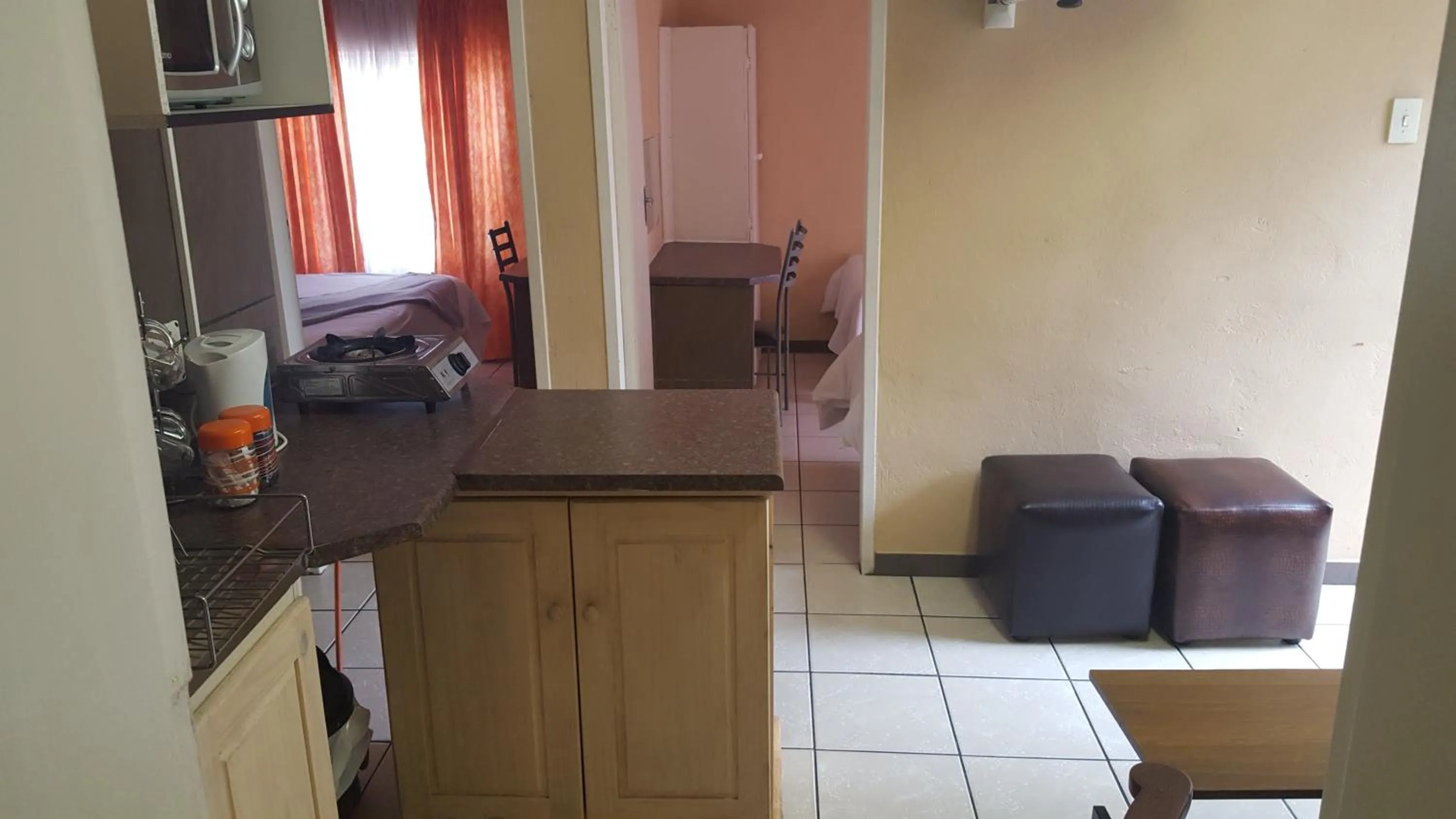 Kitchen or kitchenette in African Sky Guest House