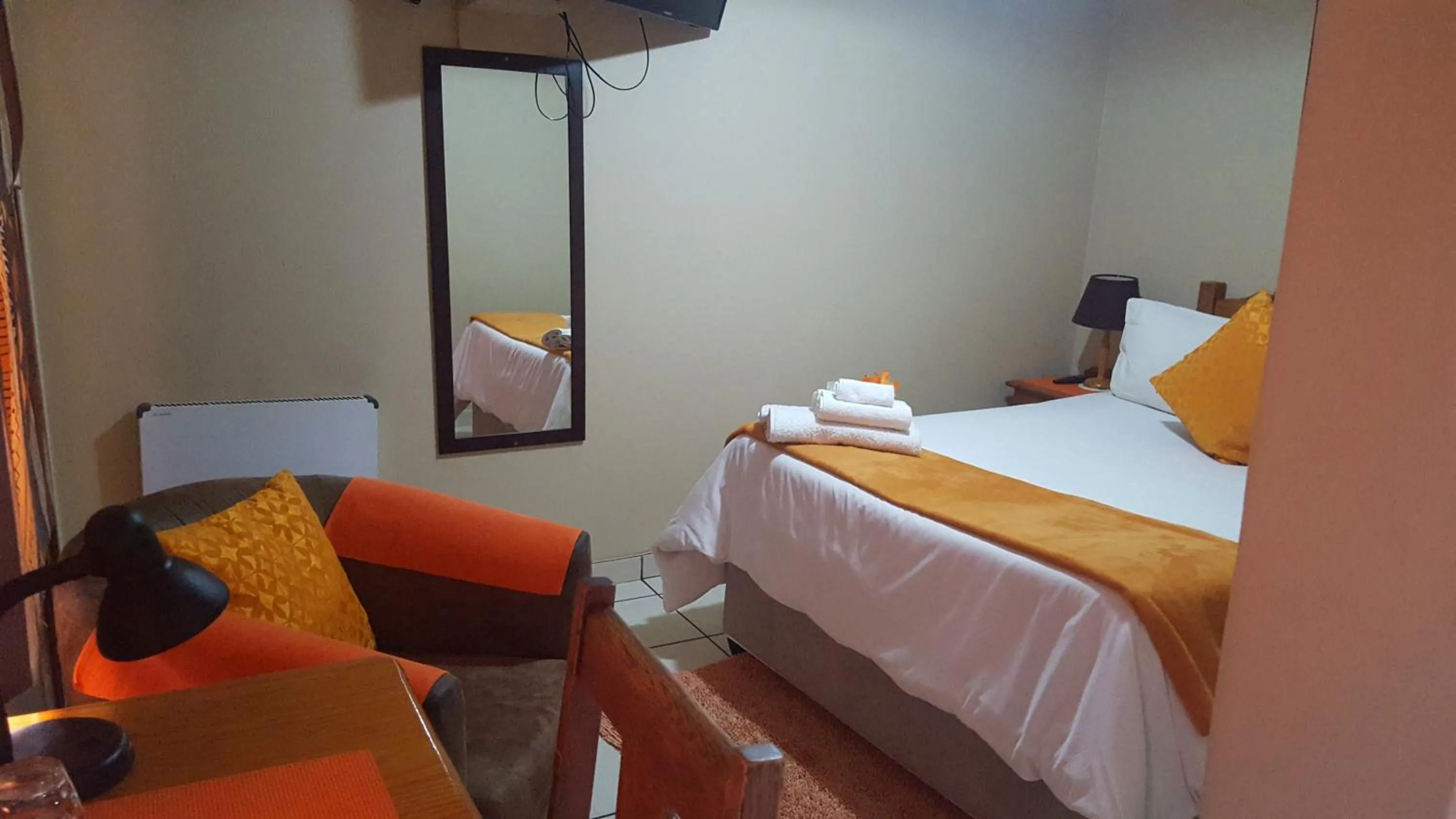 Bedroom, Bed in African Sky Guest House