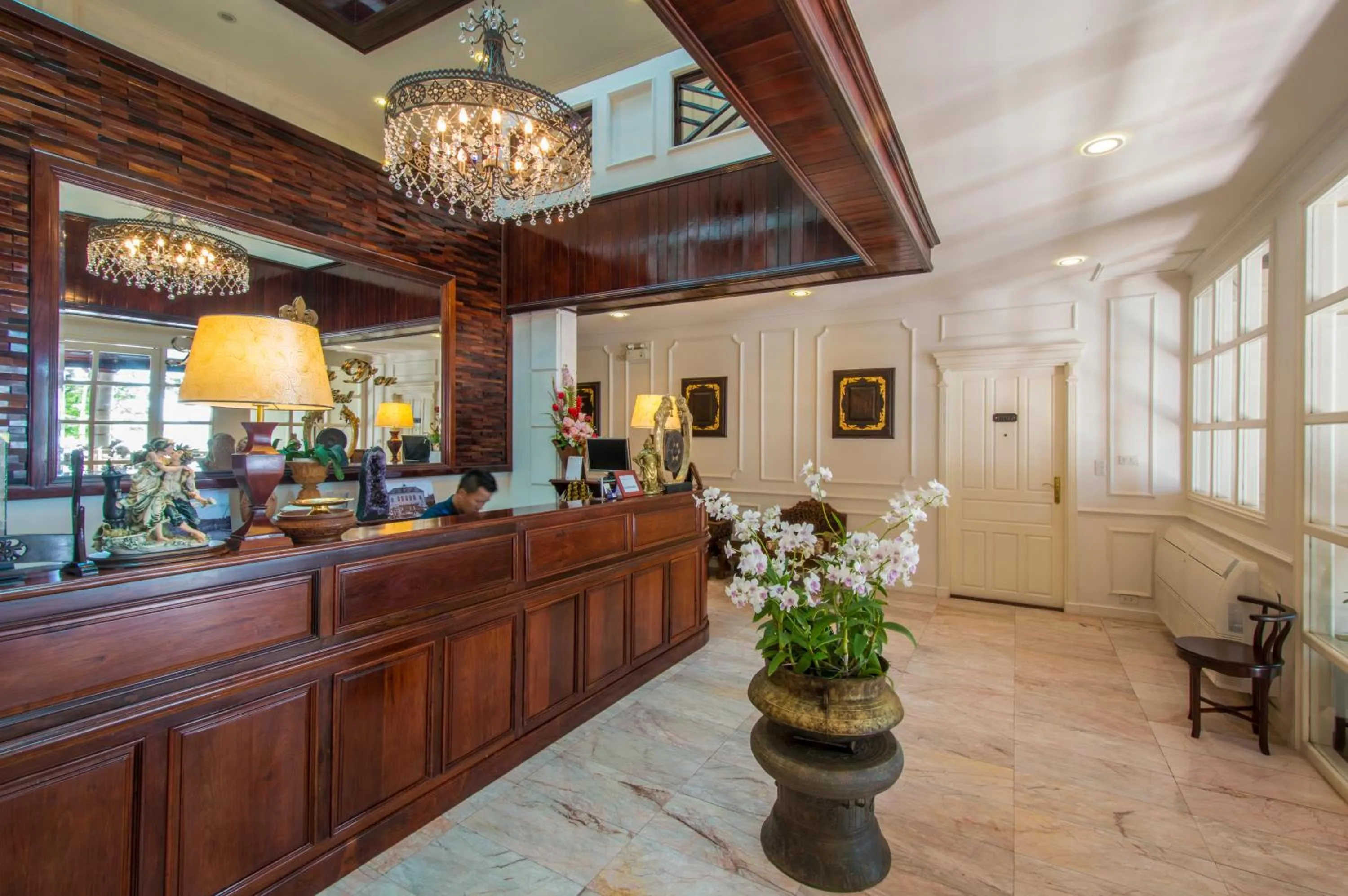 Lobby or reception in Le Bouton D'or Boutique Hotel