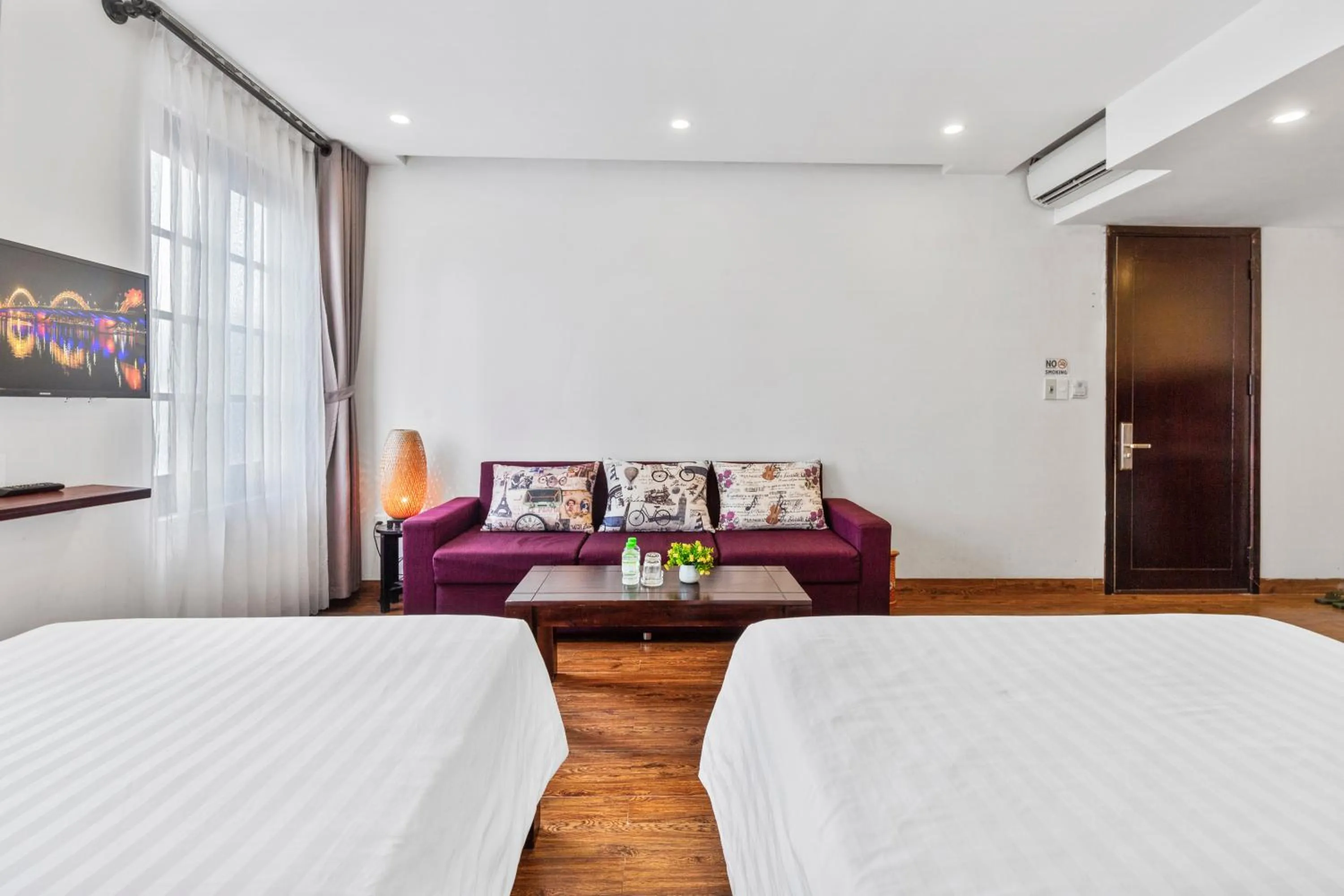 Bed in Amis Hotel & Apartment - 50m to My Khe Beach