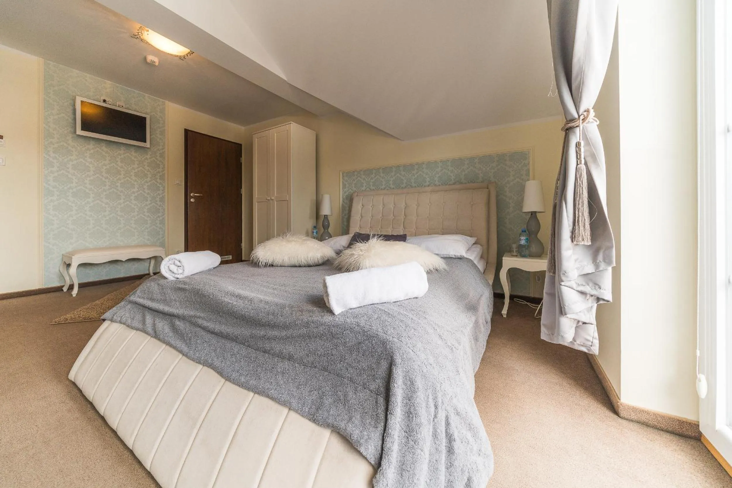 Photo of the whole room, Bed in Dworek Rajska Góra