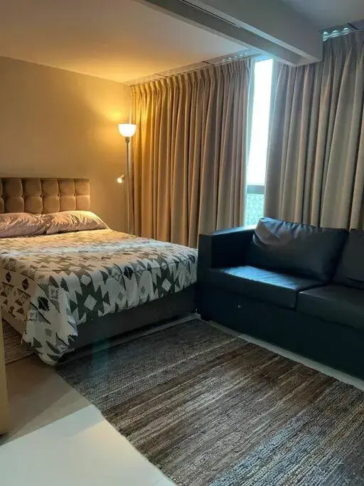 One-Bedroom Apartment in BGC Uptown Mall Suite One-Bedroom Apartment in BGC Uptown Mall Suite