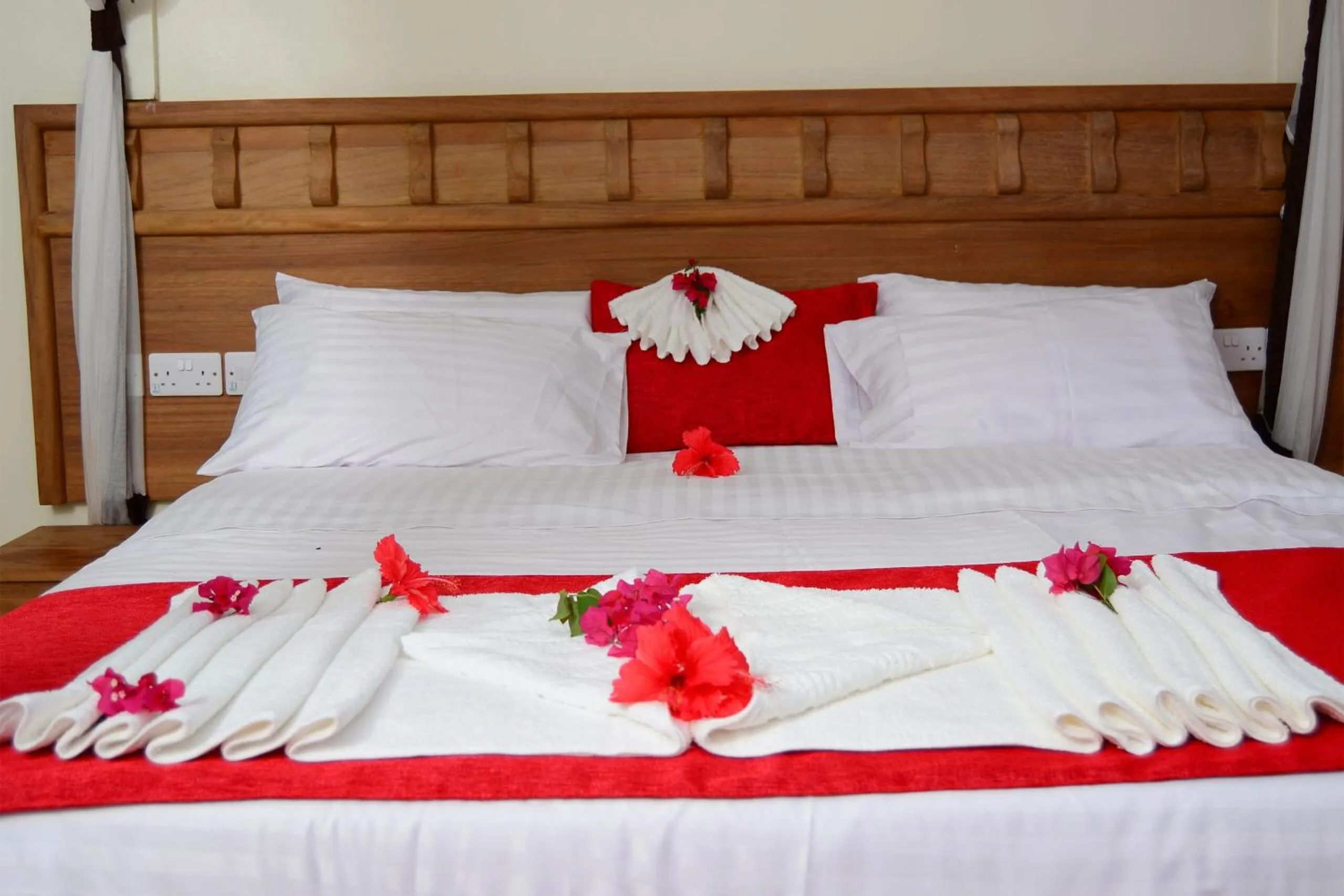 Bed in White Peacock Resort Mtwapa