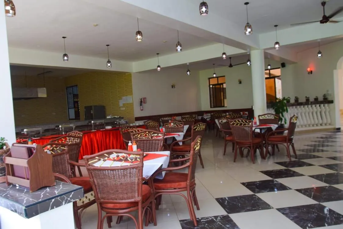 Restaurant/places to eat in White Peacock Resort Mtwapa