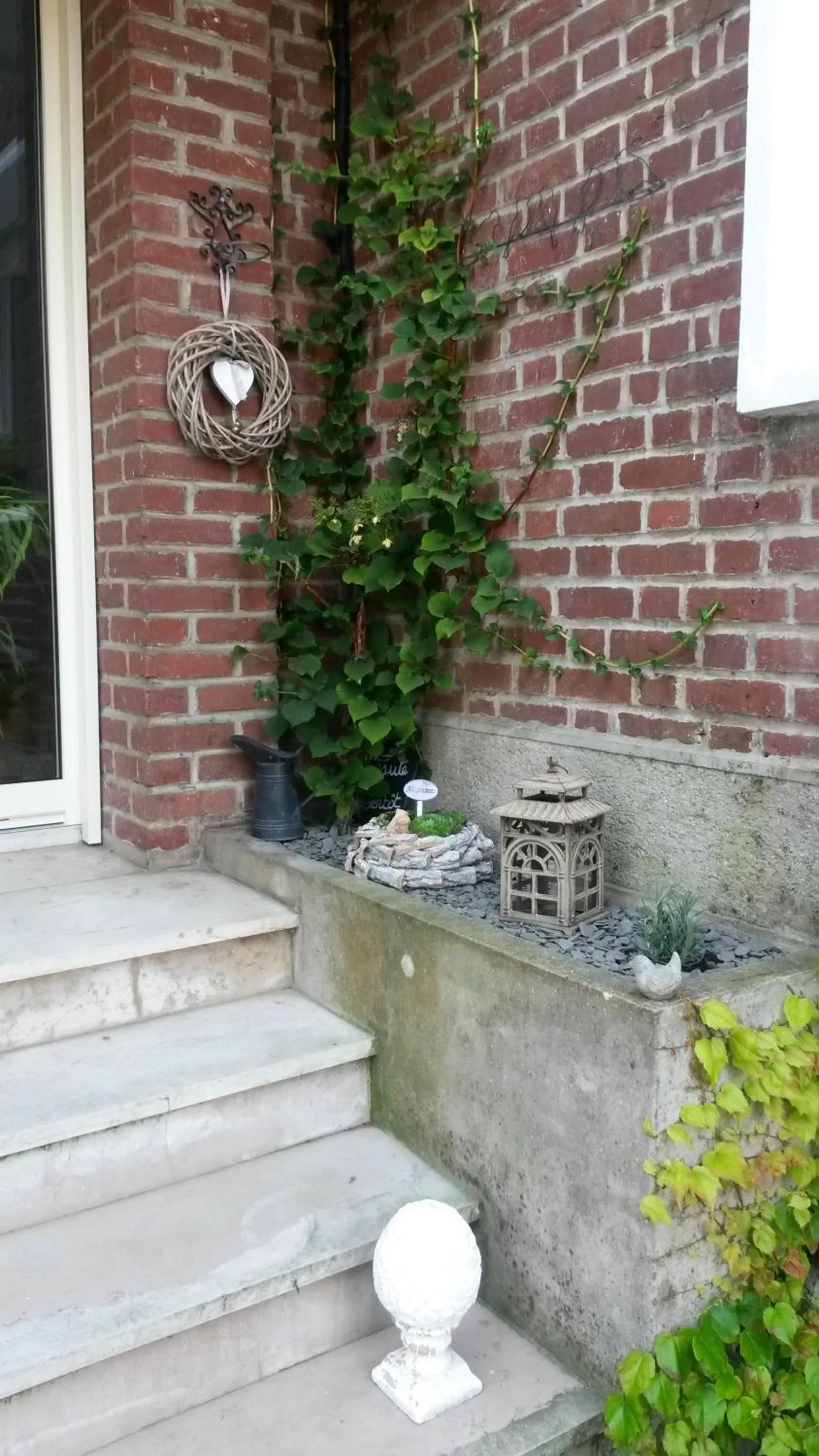 Facade/entrance in L'Escarbotine