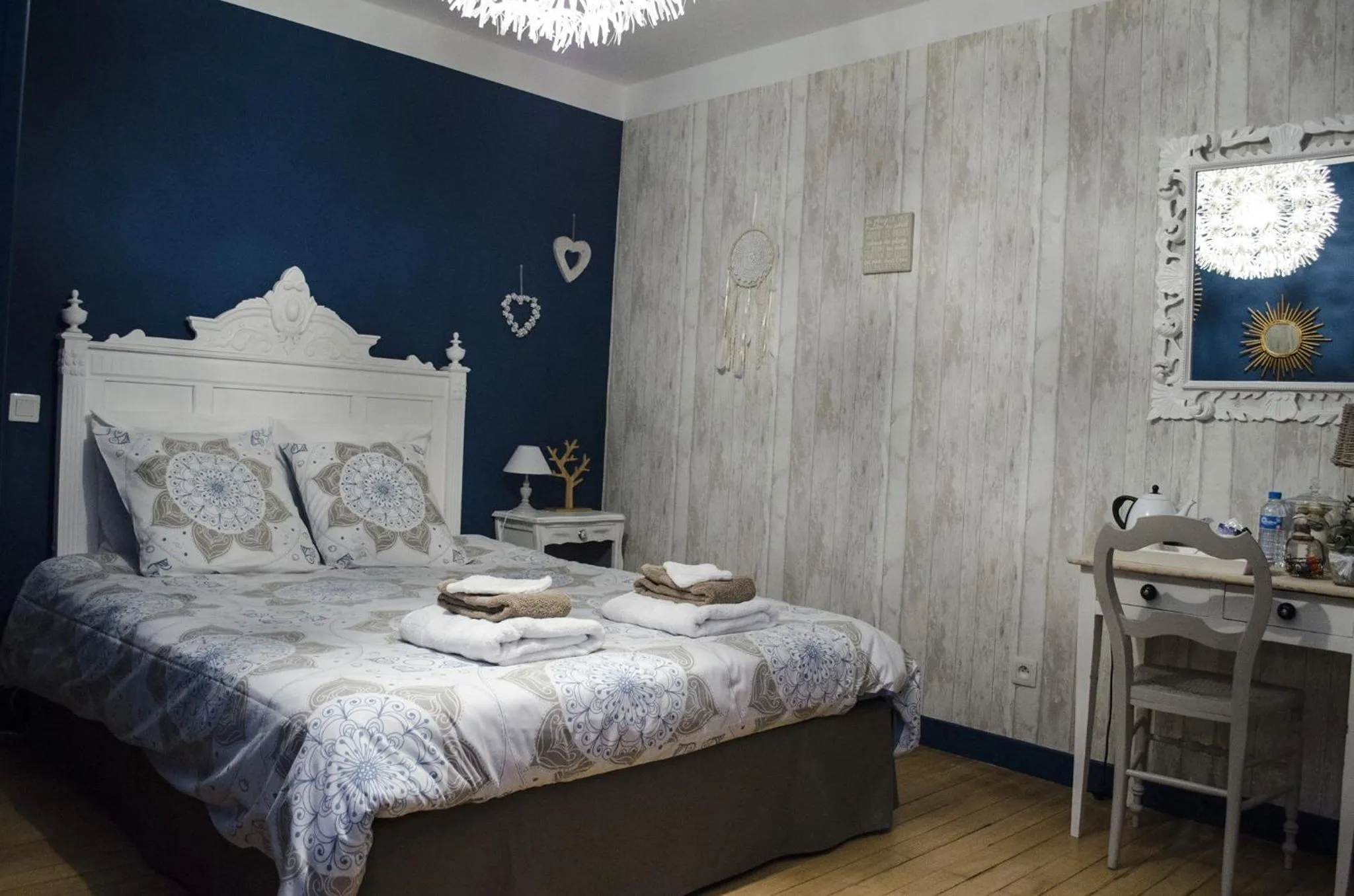 Coffee/tea facilities, Bed in L'Escarbotine