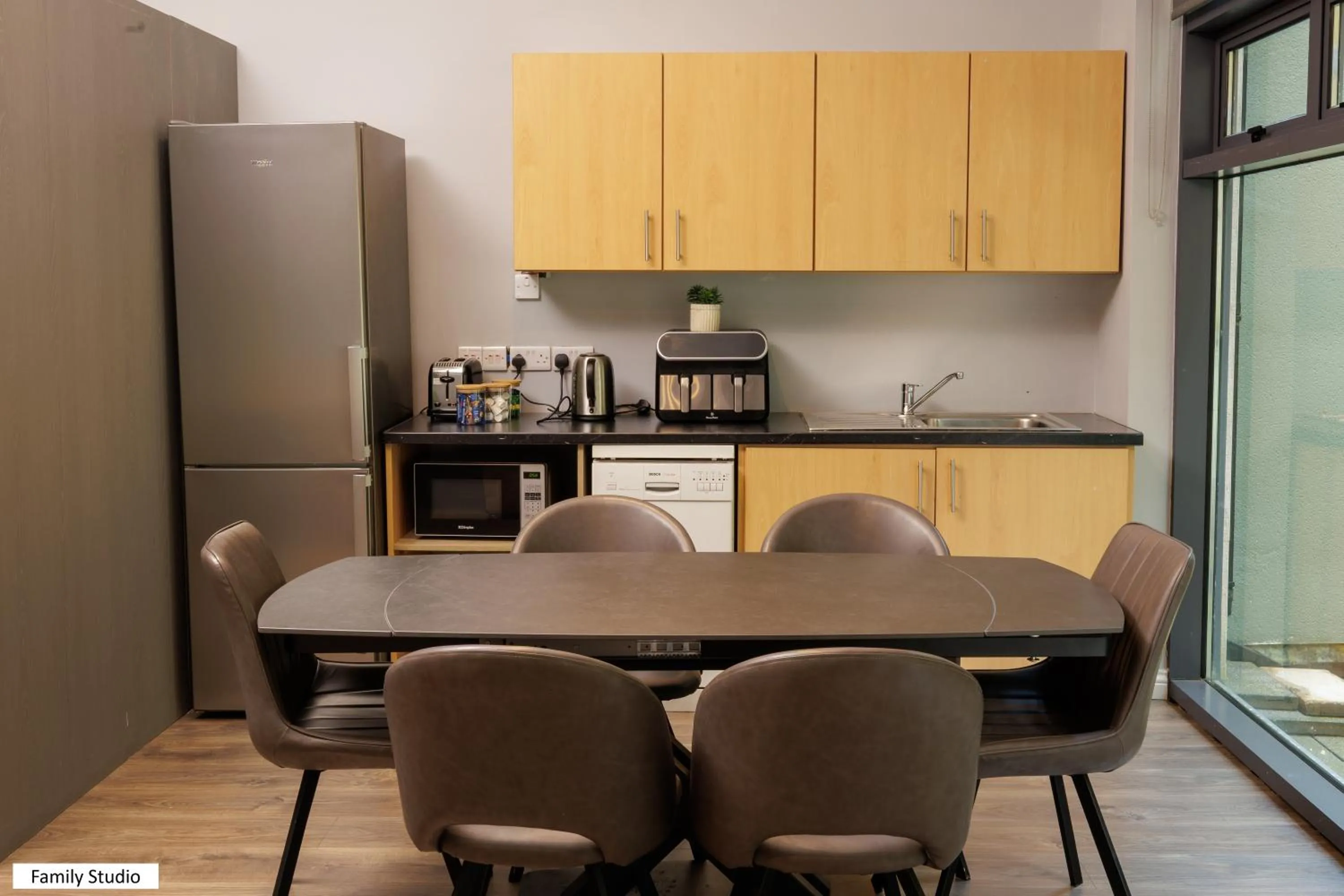 Kitchen or kitchenette in Madison House