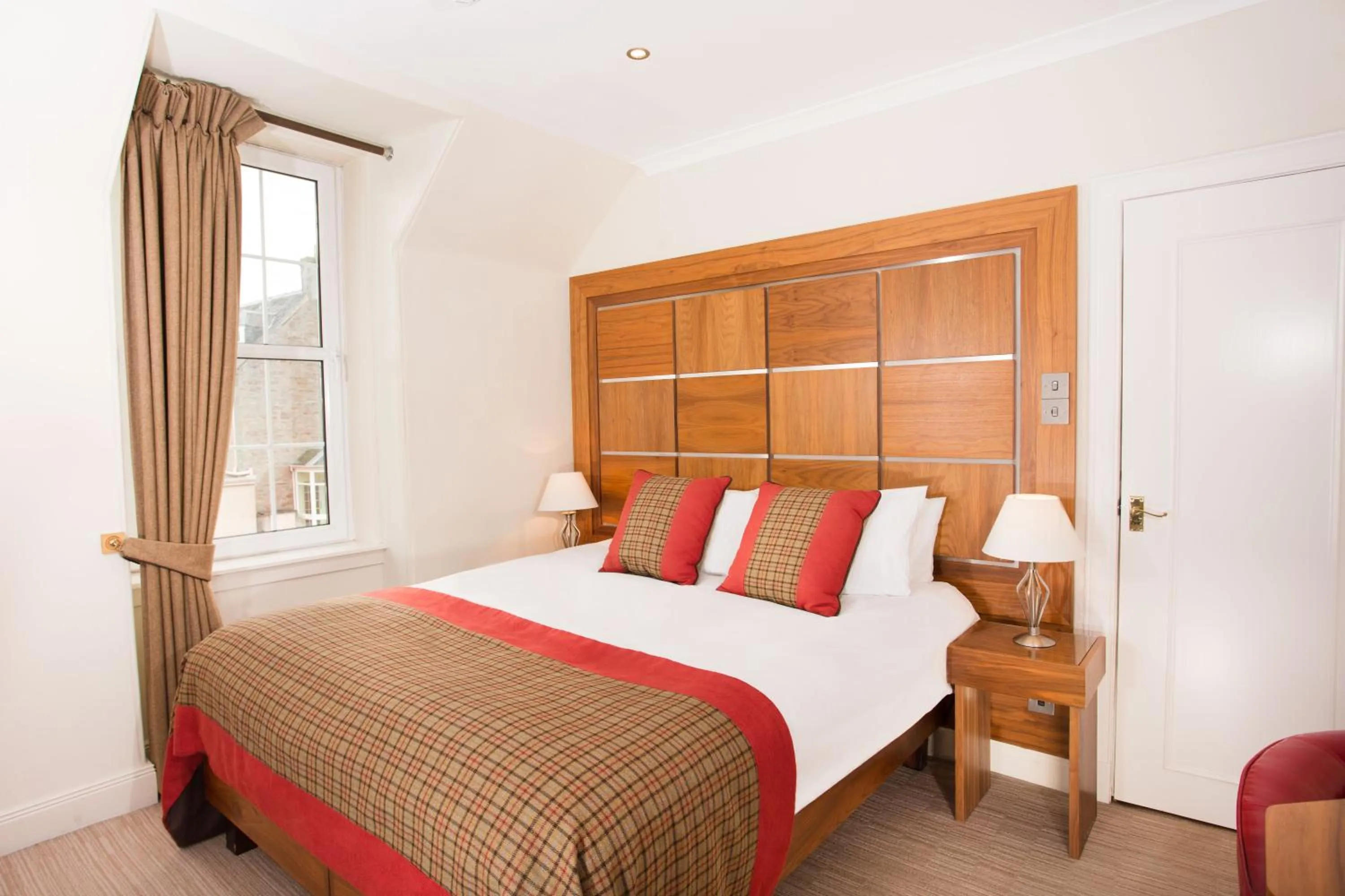 Bedroom, Bed in The Glenmoriston Townhouse Hotel