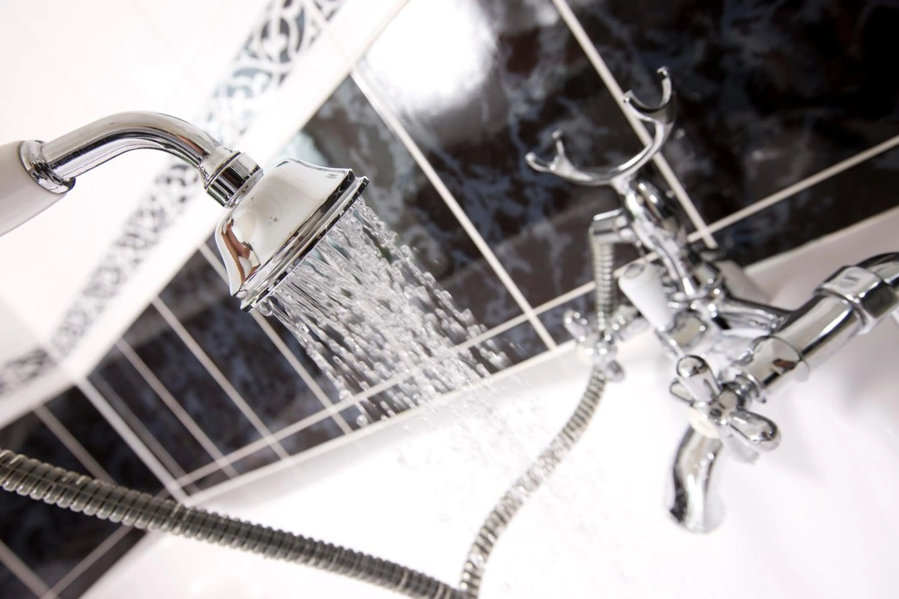 Shower in The Glenmoriston Townhouse Hotel