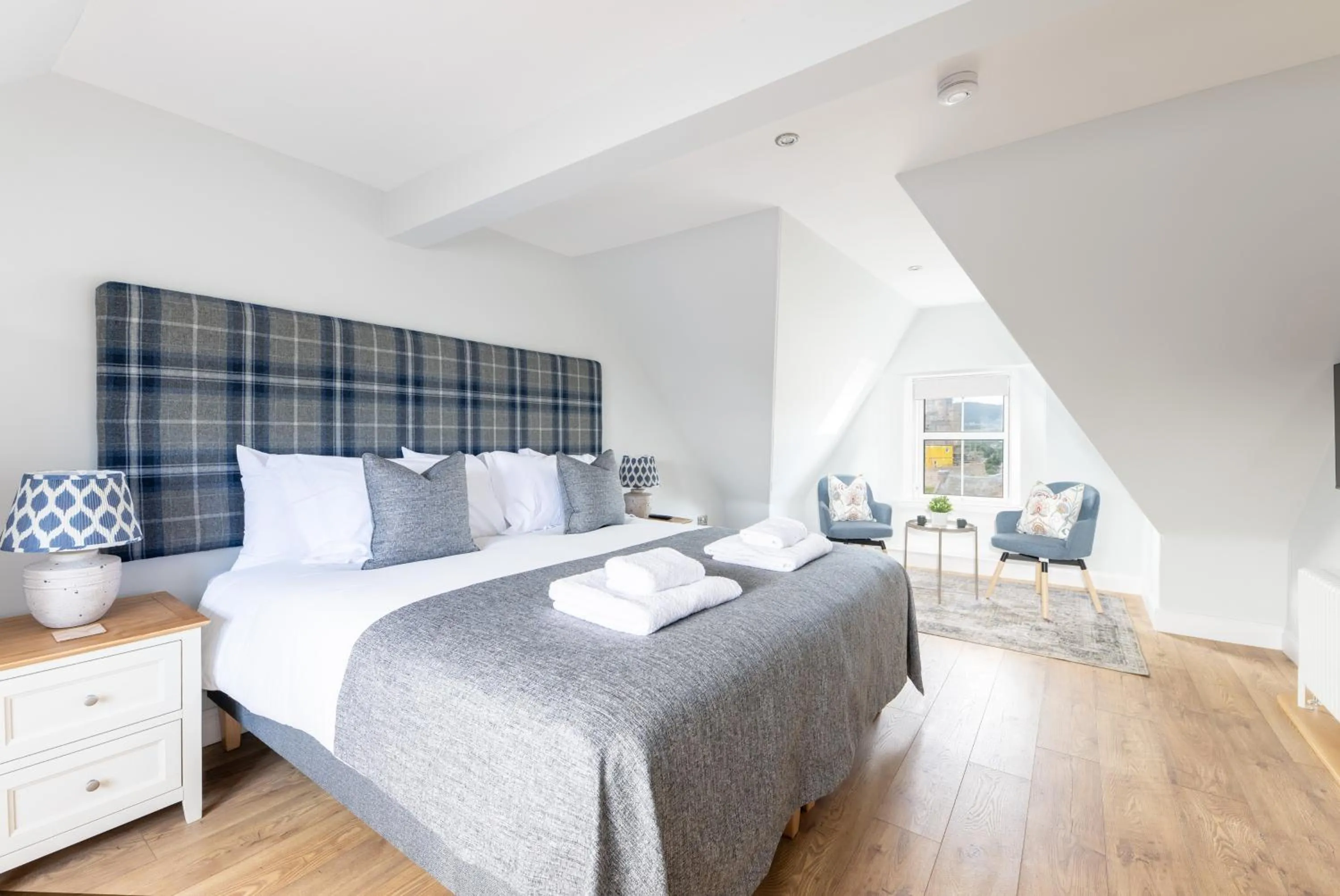 Bed in The Glenmoriston Townhouse Hotel