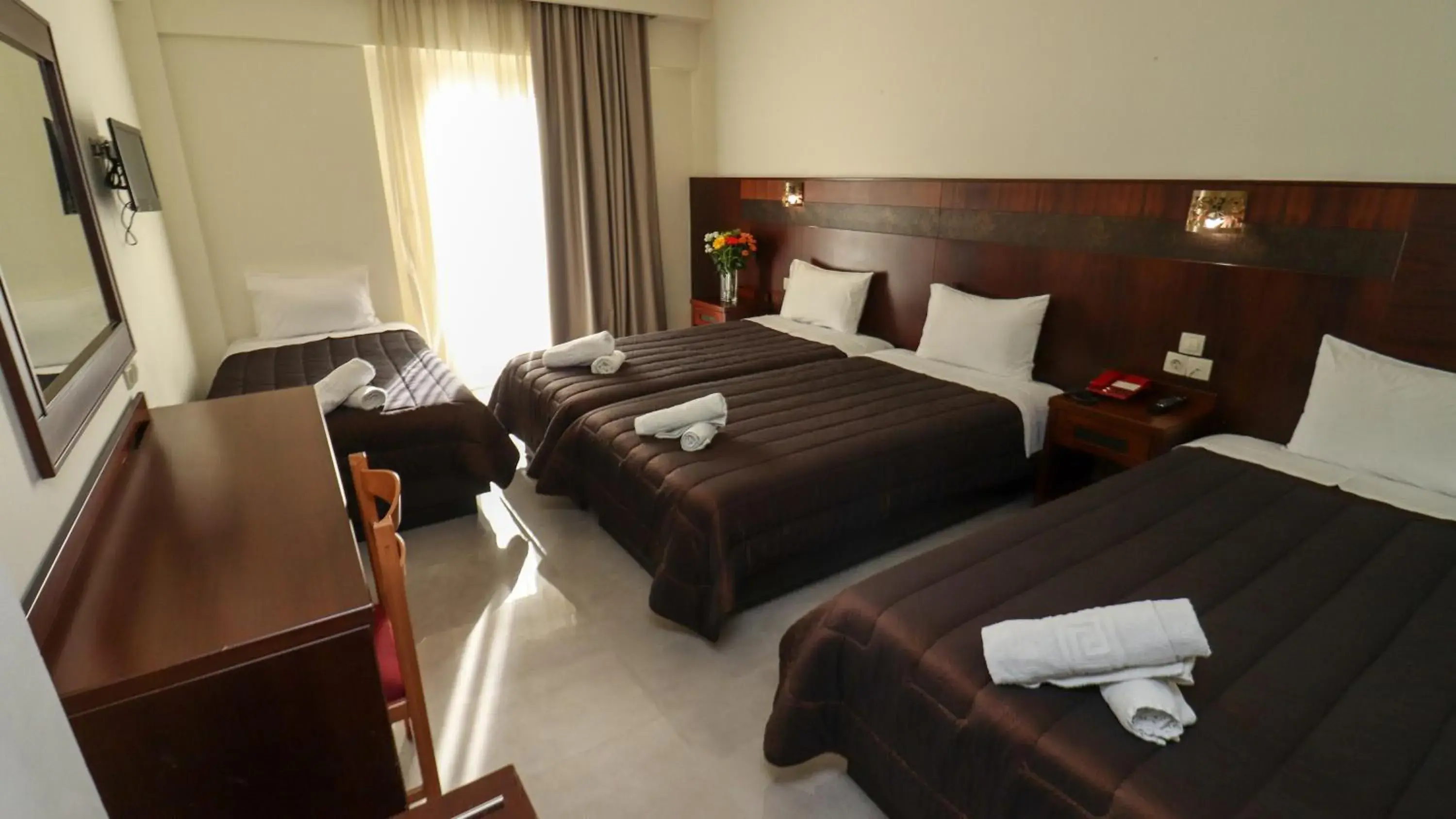 Quadruple Room with Pool View in Hotel Orfeas Quadruple Room with Pool View in Hotel Orfeas