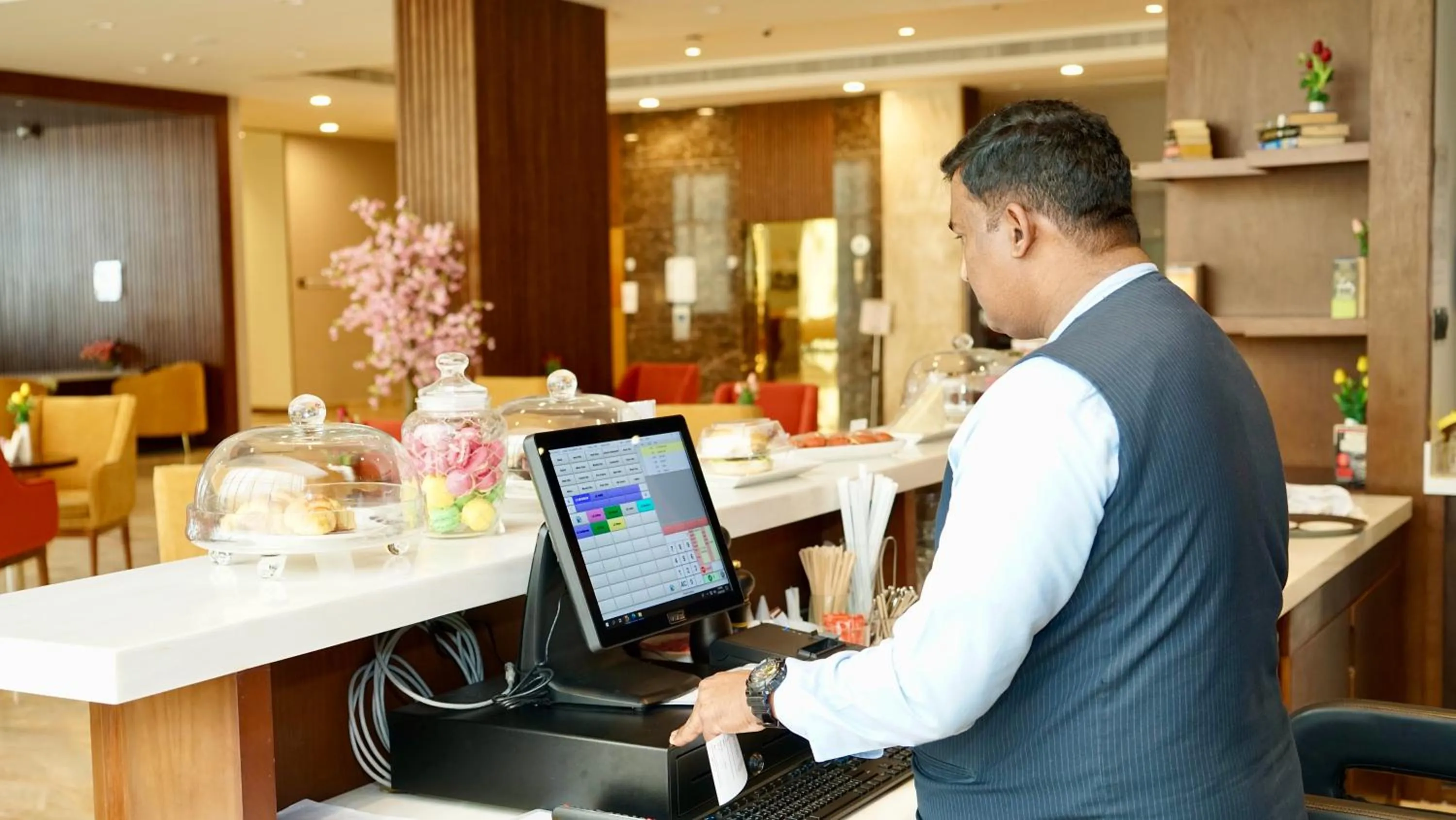 Restaurant/places to eat in Kyriad Hotel Salalah