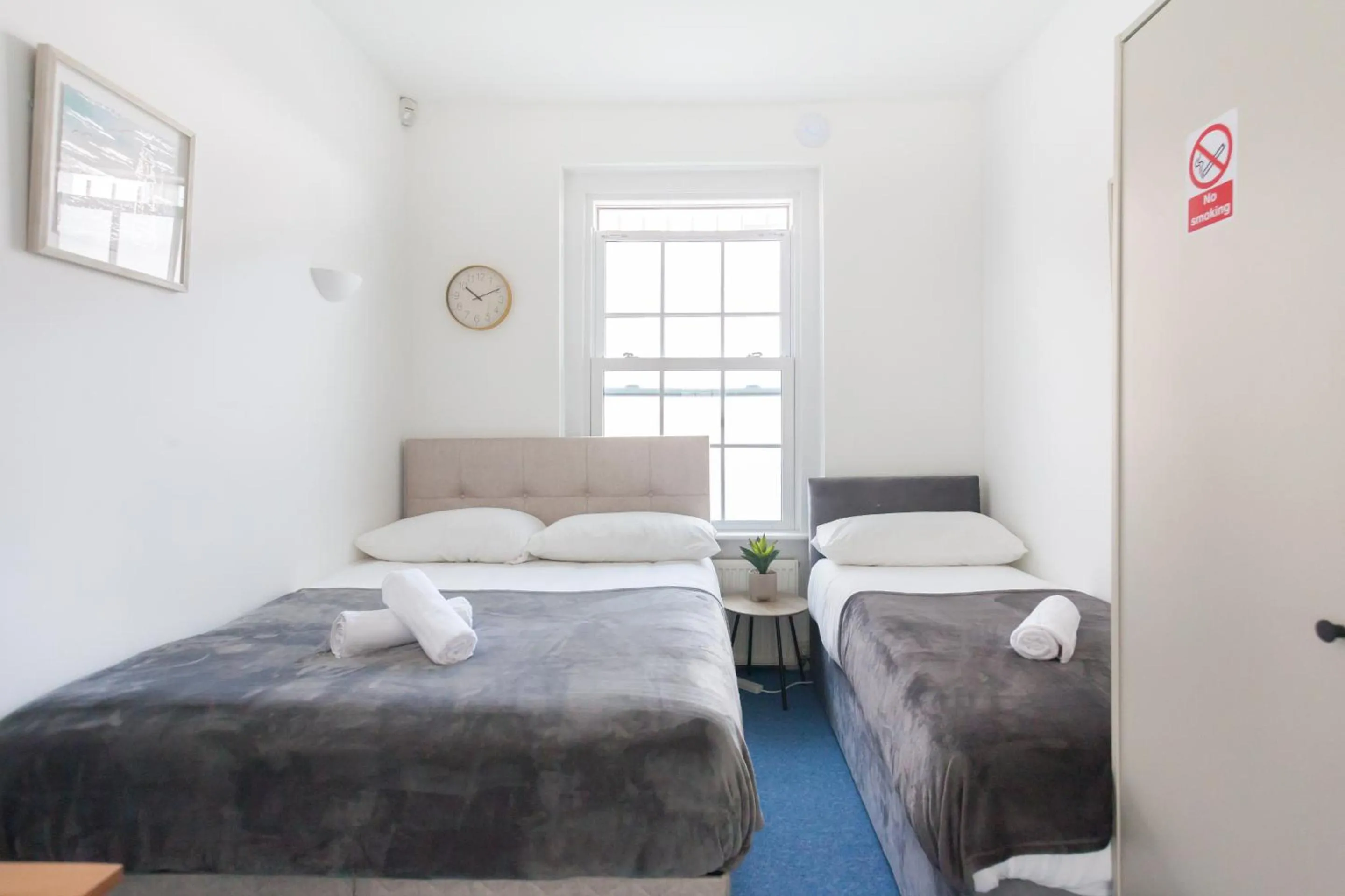 Bedroom, Bed in Camden House