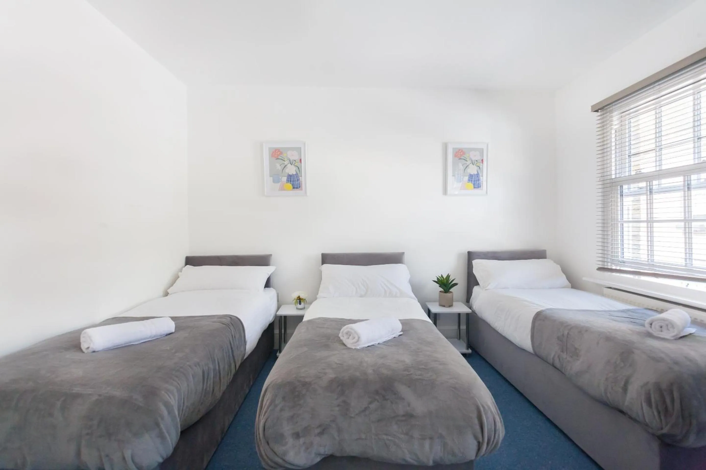 Bedroom, Bed in Camden House