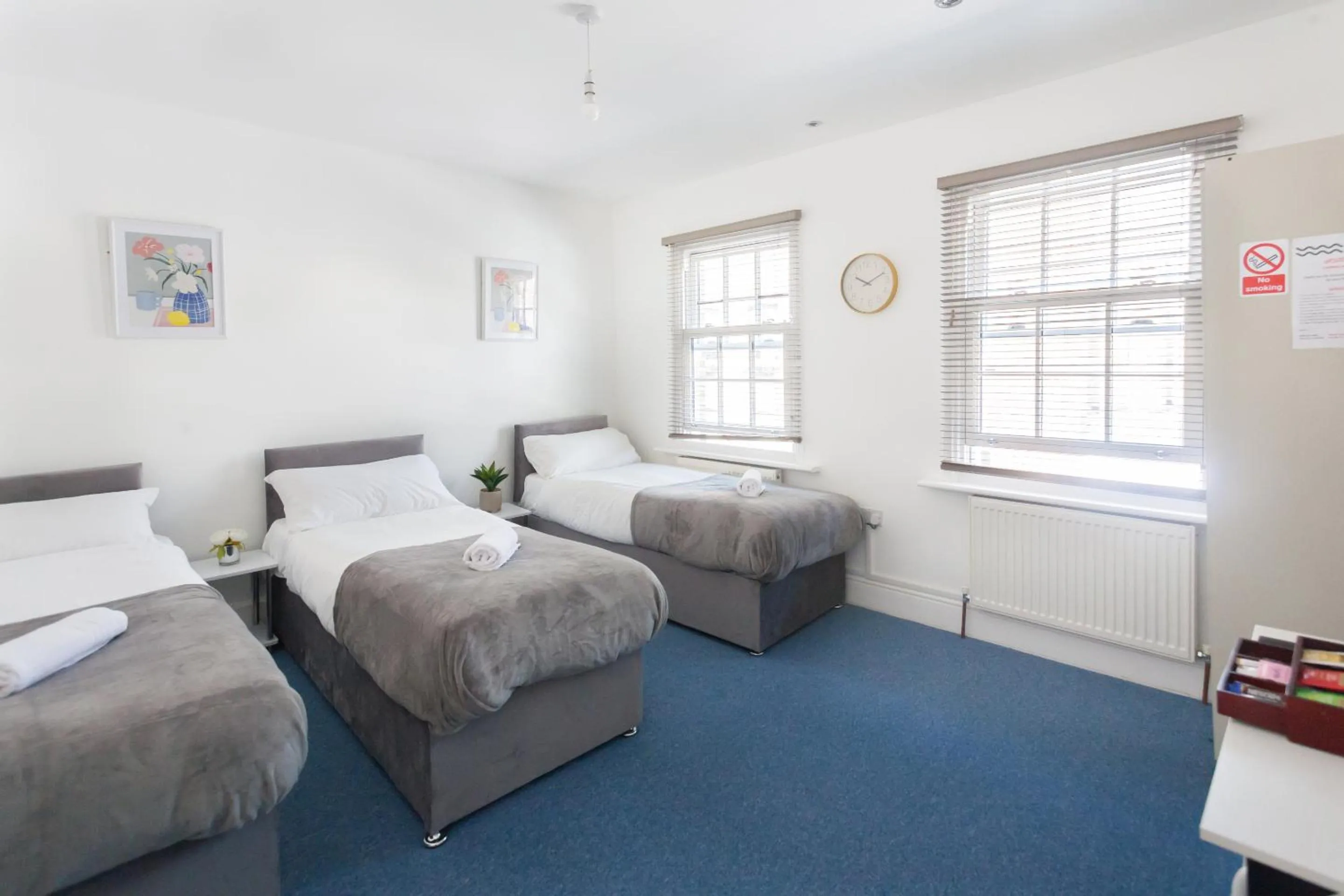 Bedroom, Bed in Camden House