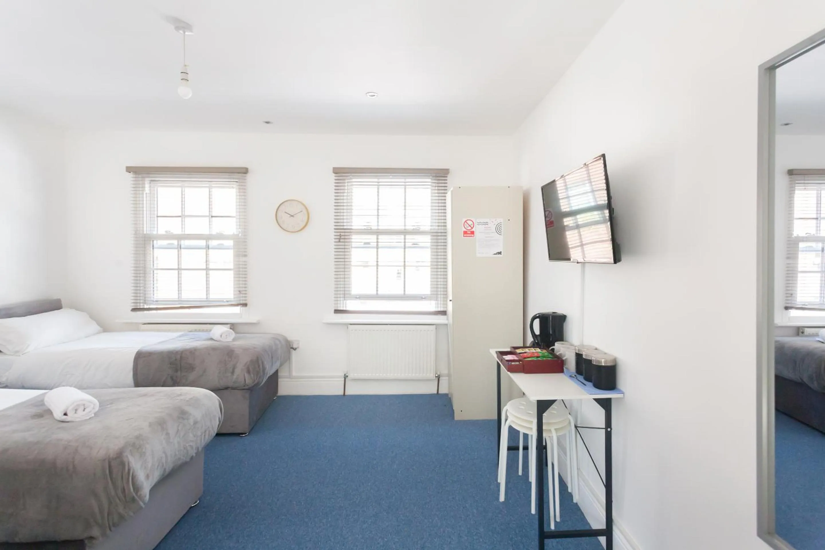 Bedroom, Bed in Camden House