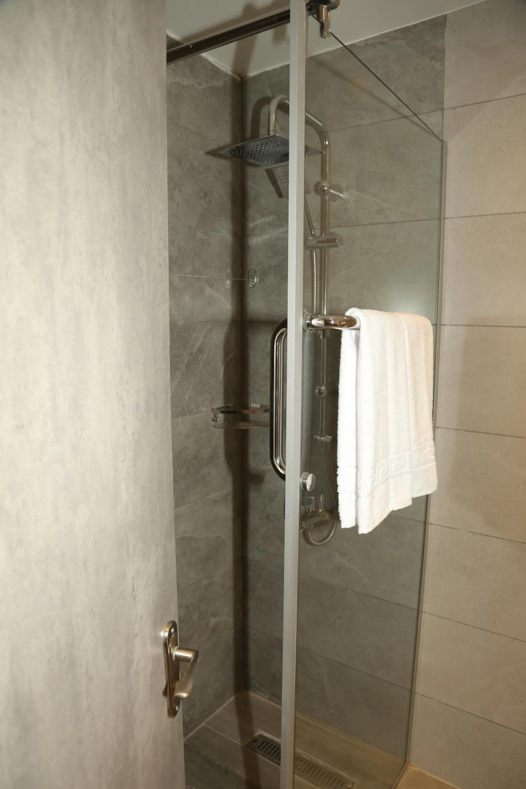 Bathroom in Kaya Hotel Amman