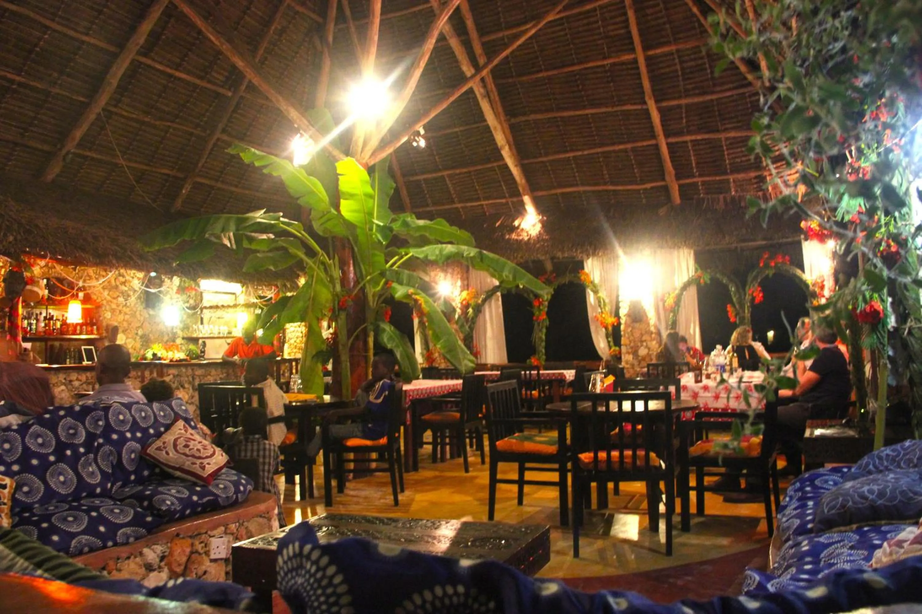 Restaurant/places to eat in Mangrove Lodge