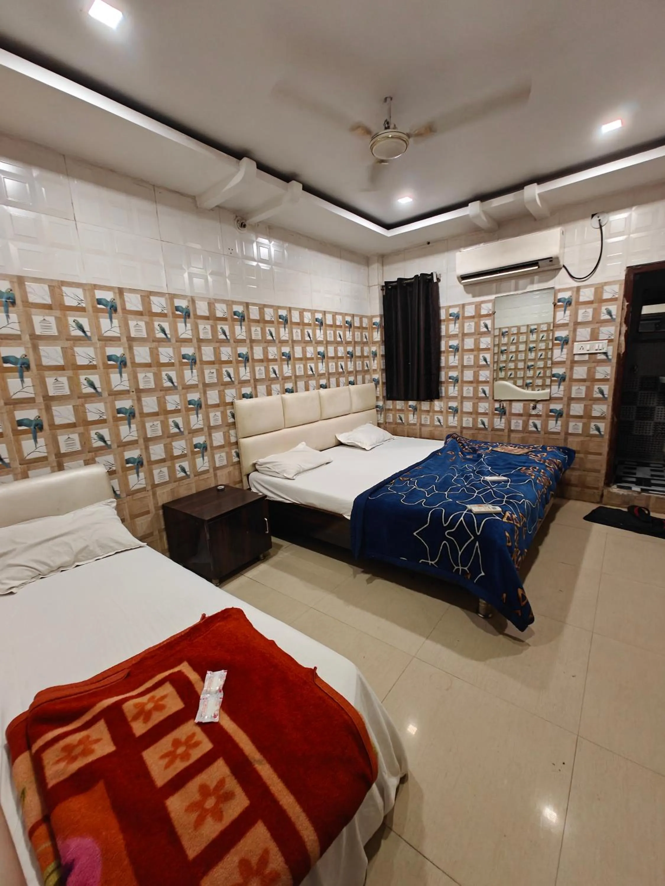 Property building, Bed in Hotel Shikhar Inn