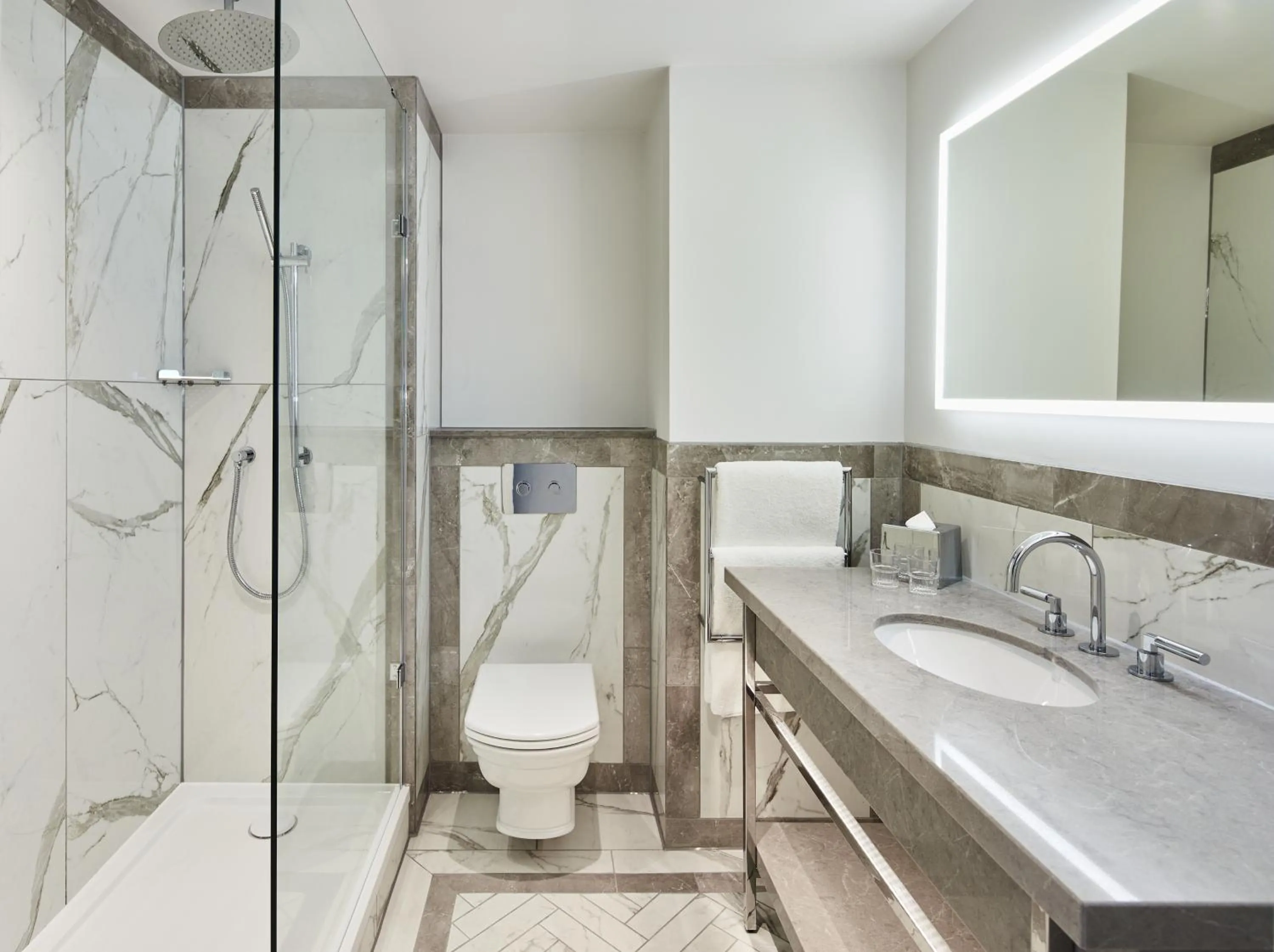 Bathroom, Bed in The Grand Brighton