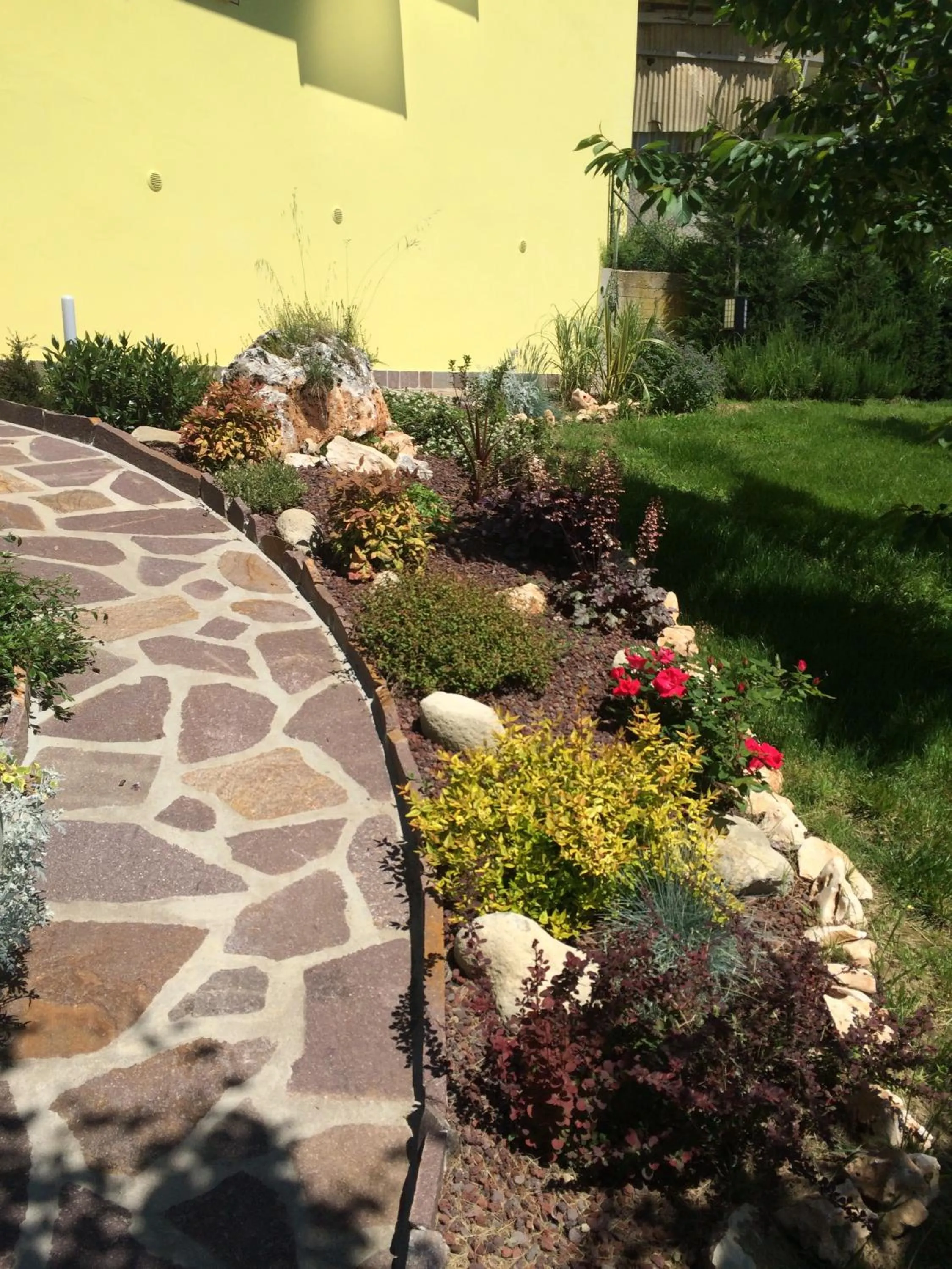 Garden view in Residence delle Rose