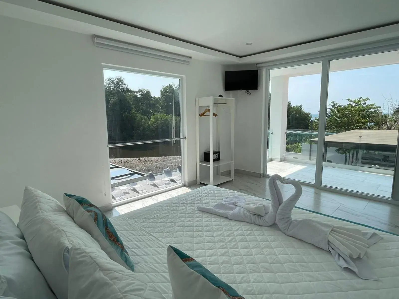 Double Room with Pool View in The Views Resort Double Room with Pool View in The Views Resort