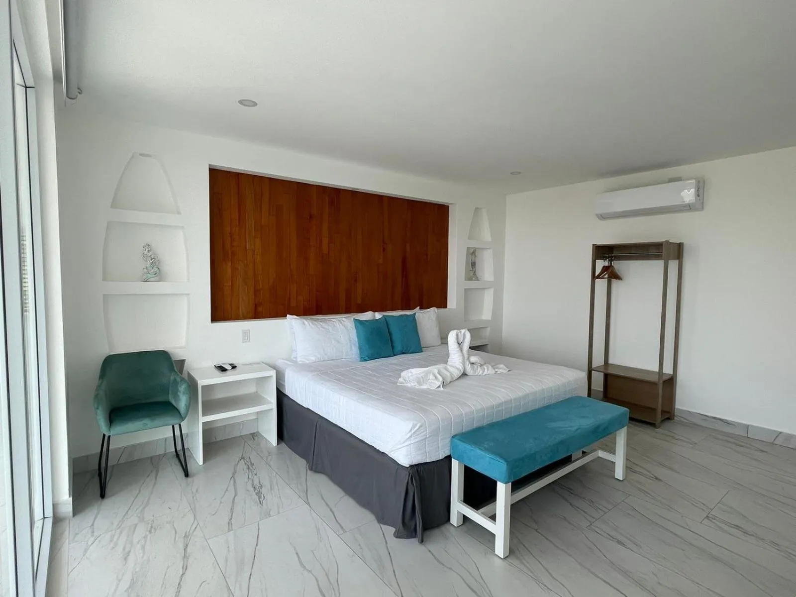 Bedroom, Bed in The Views Resort