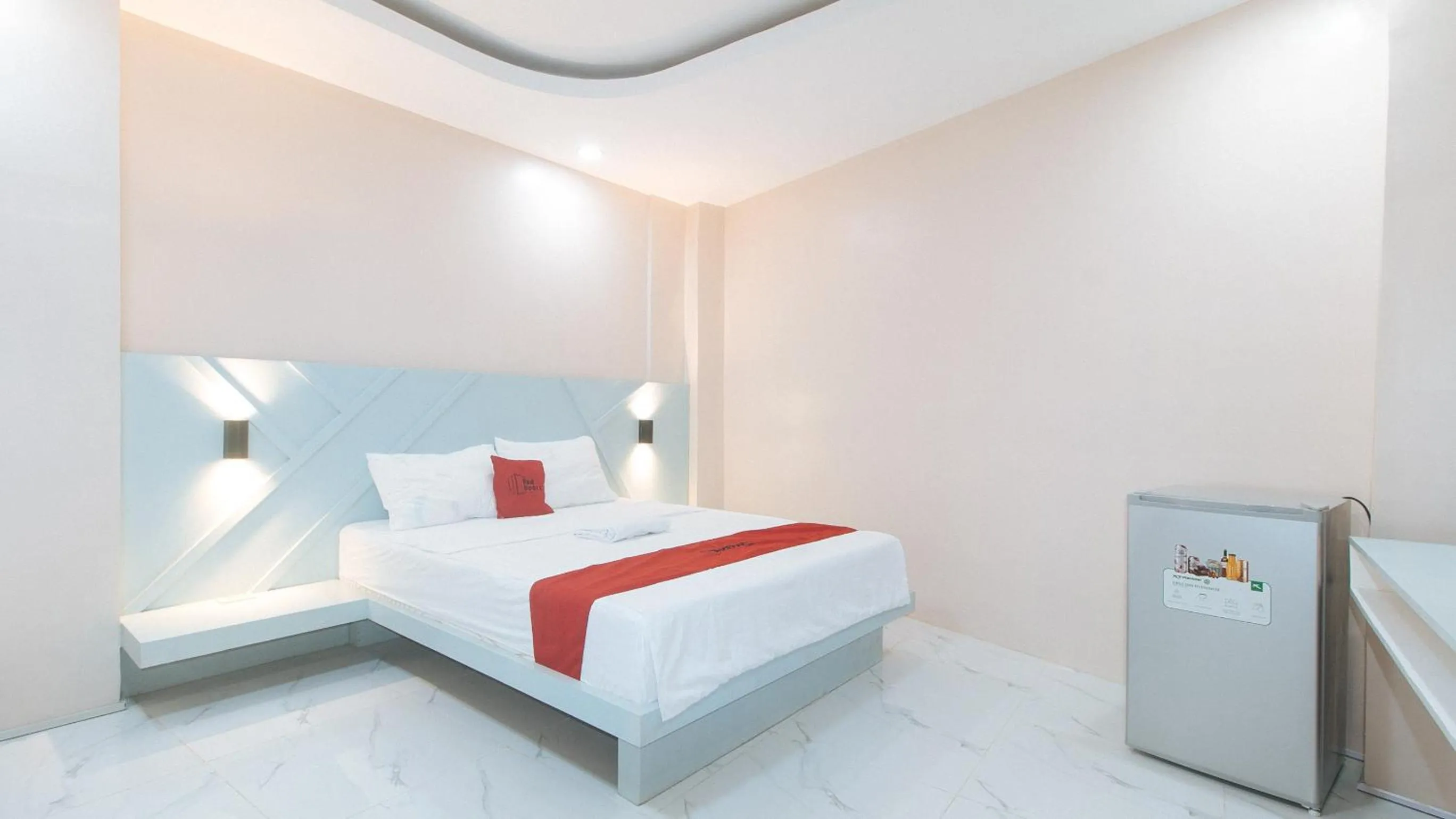 Bed in RedDoorz at Happy Stay Apartelle