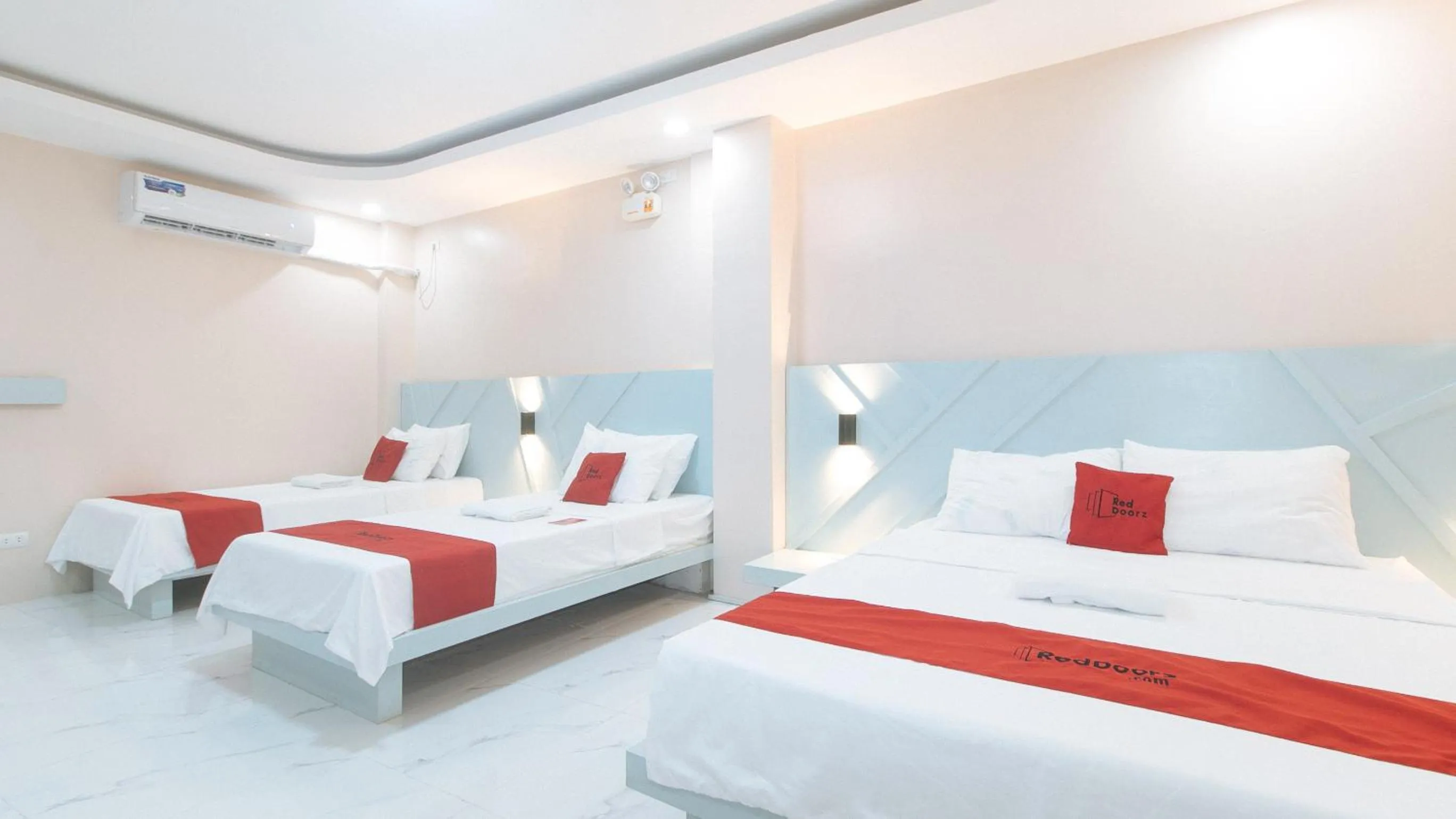 Bed in RedDoorz at Happy Stay Apartelle
