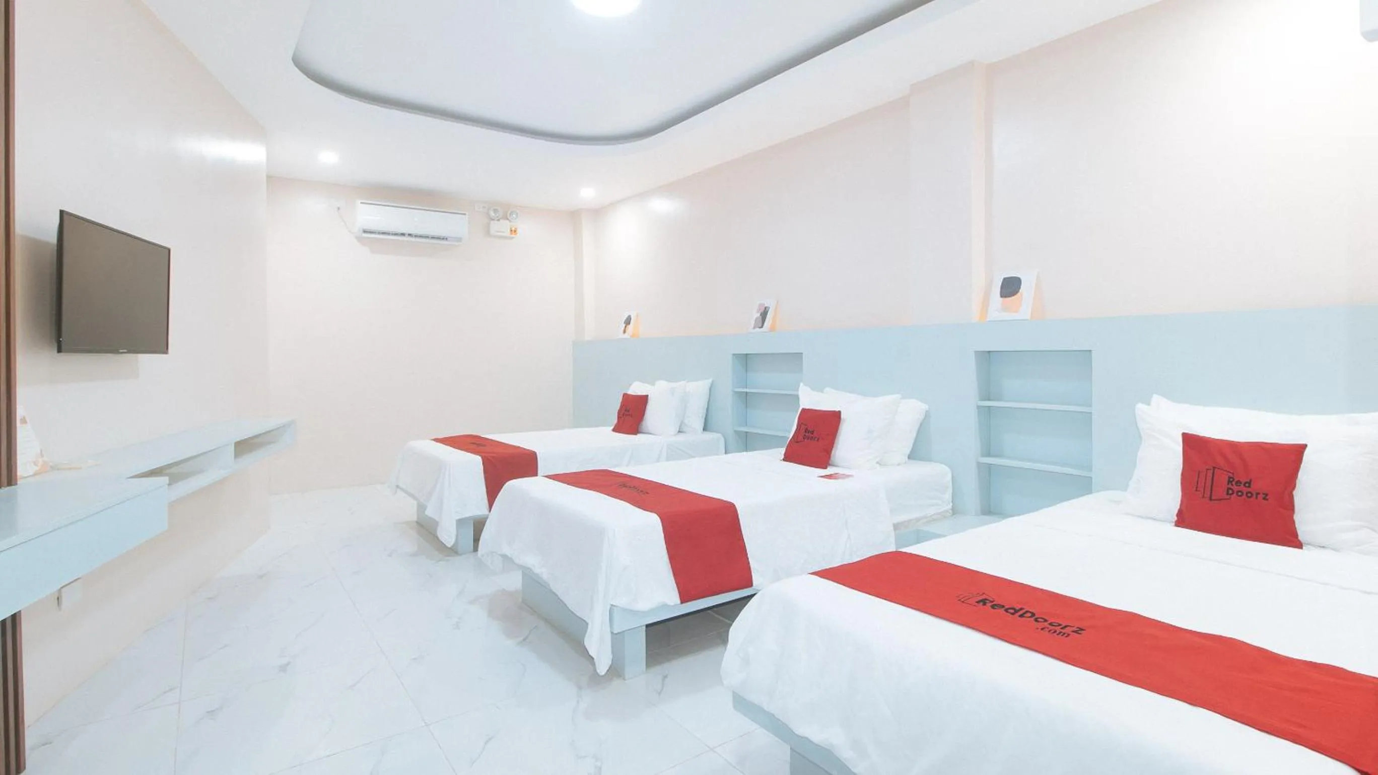 Bed in RedDoorz at Happy Stay Apartelle