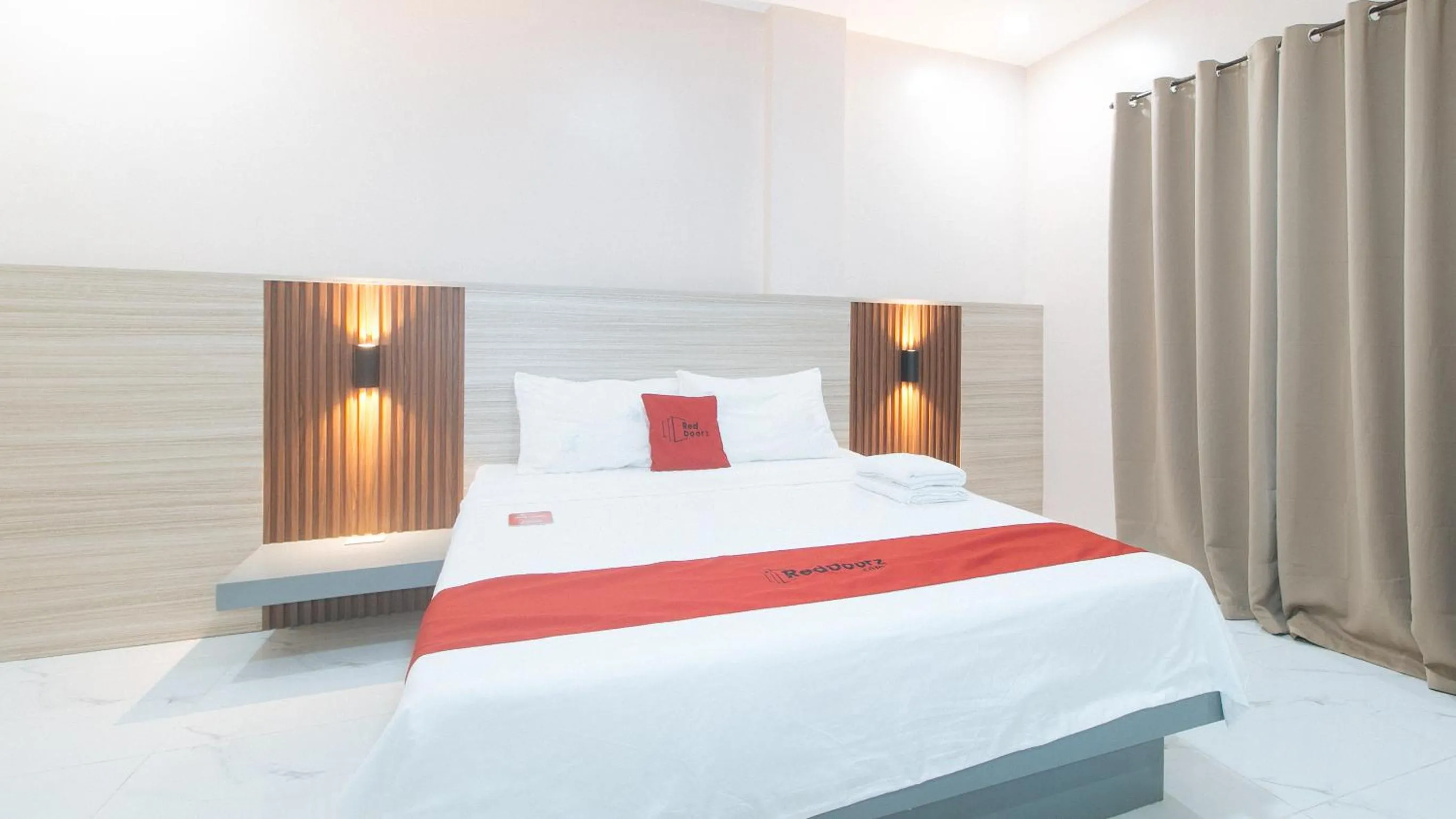 Bed in RedDoorz at Happy Stay Apartelle