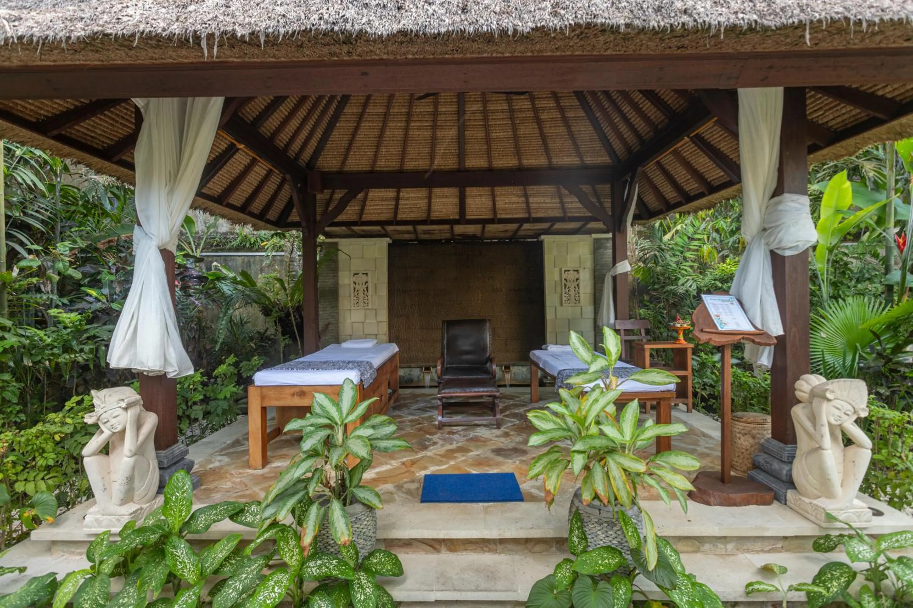 Massage in Nusa Indah Candidasa