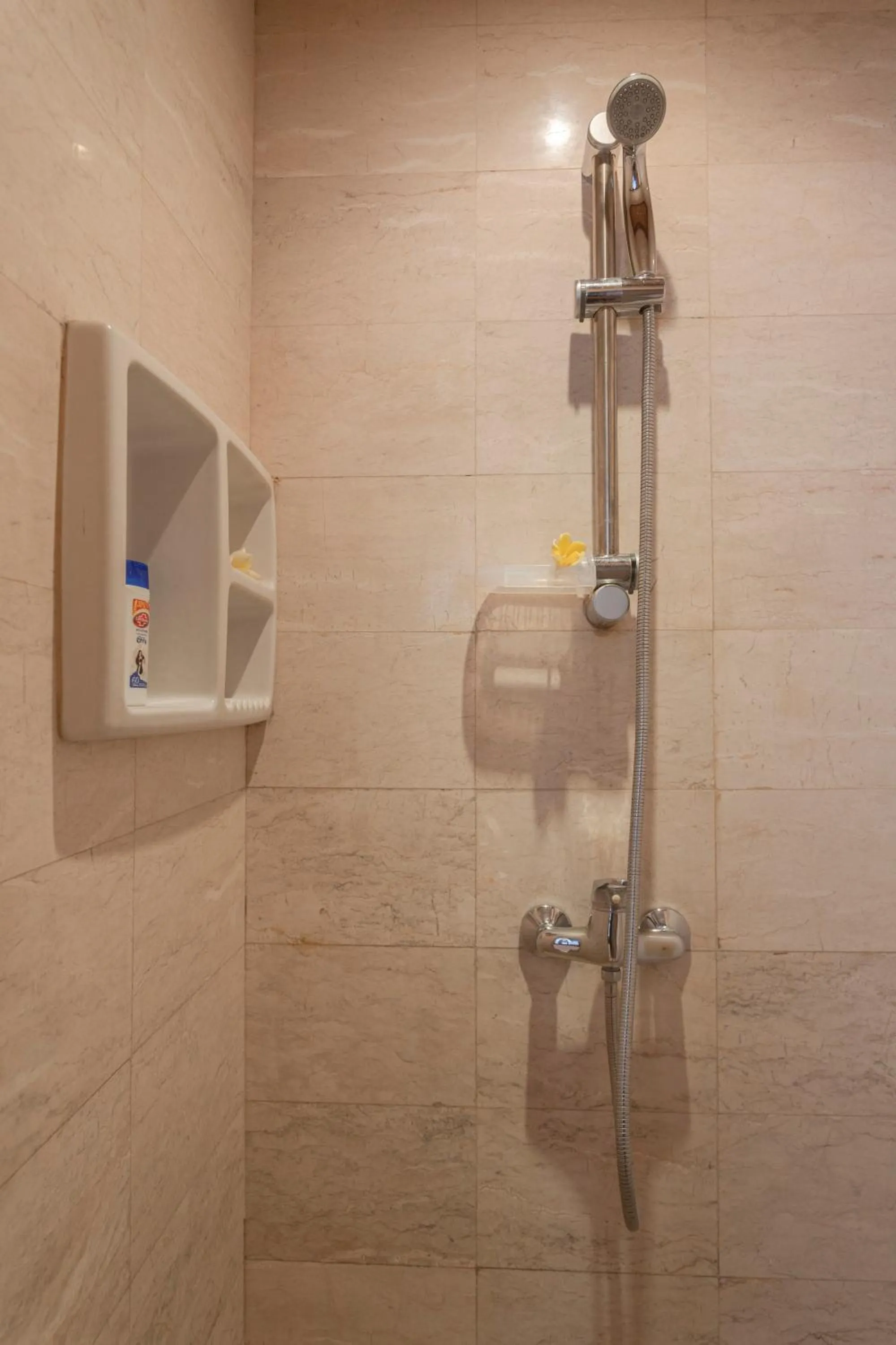 Shower in Nusa Indah Candidasa