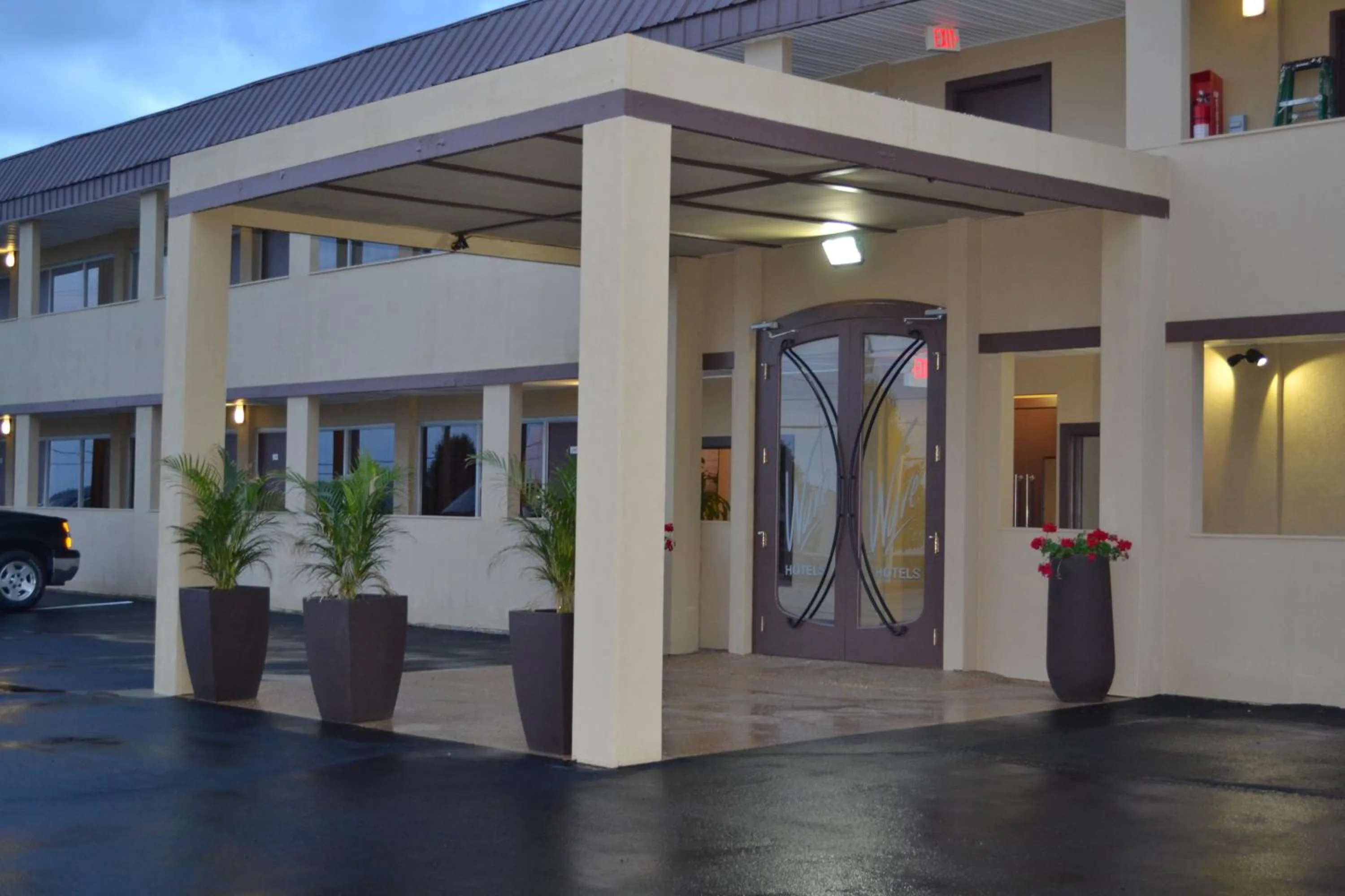 Facade/entrance in Motel 75 Monroe