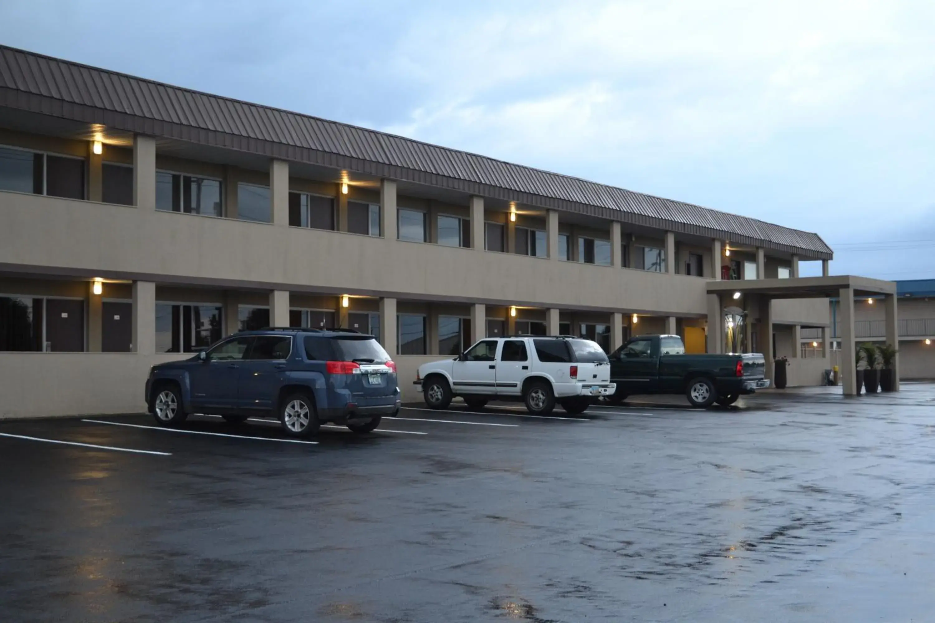 Facade/entrance, Property Building in Motel 75 Monroe