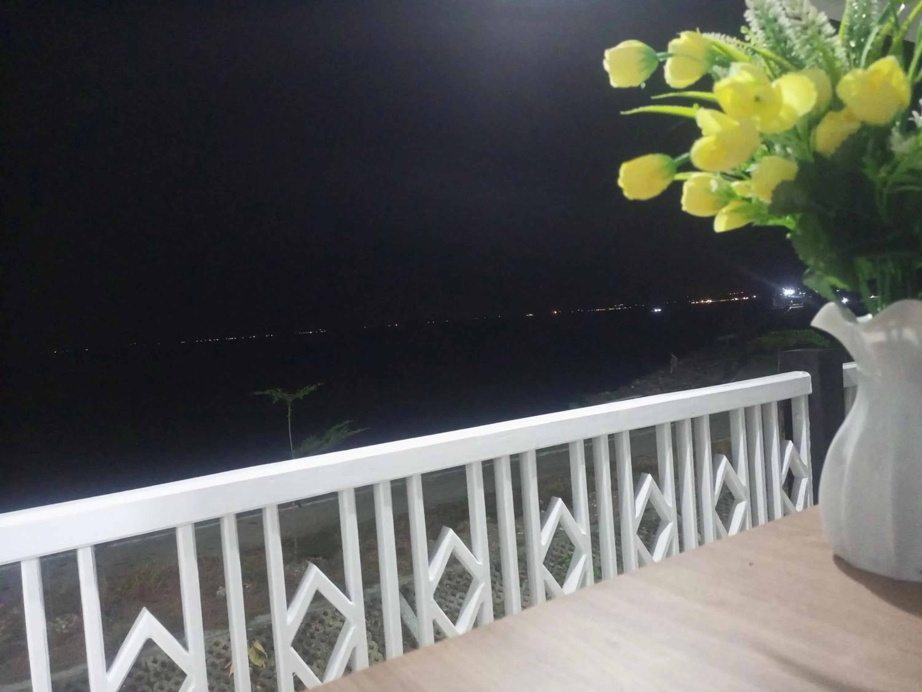 Property building in Penginapan Lamban Queens Kamar Double Bed Standar Room