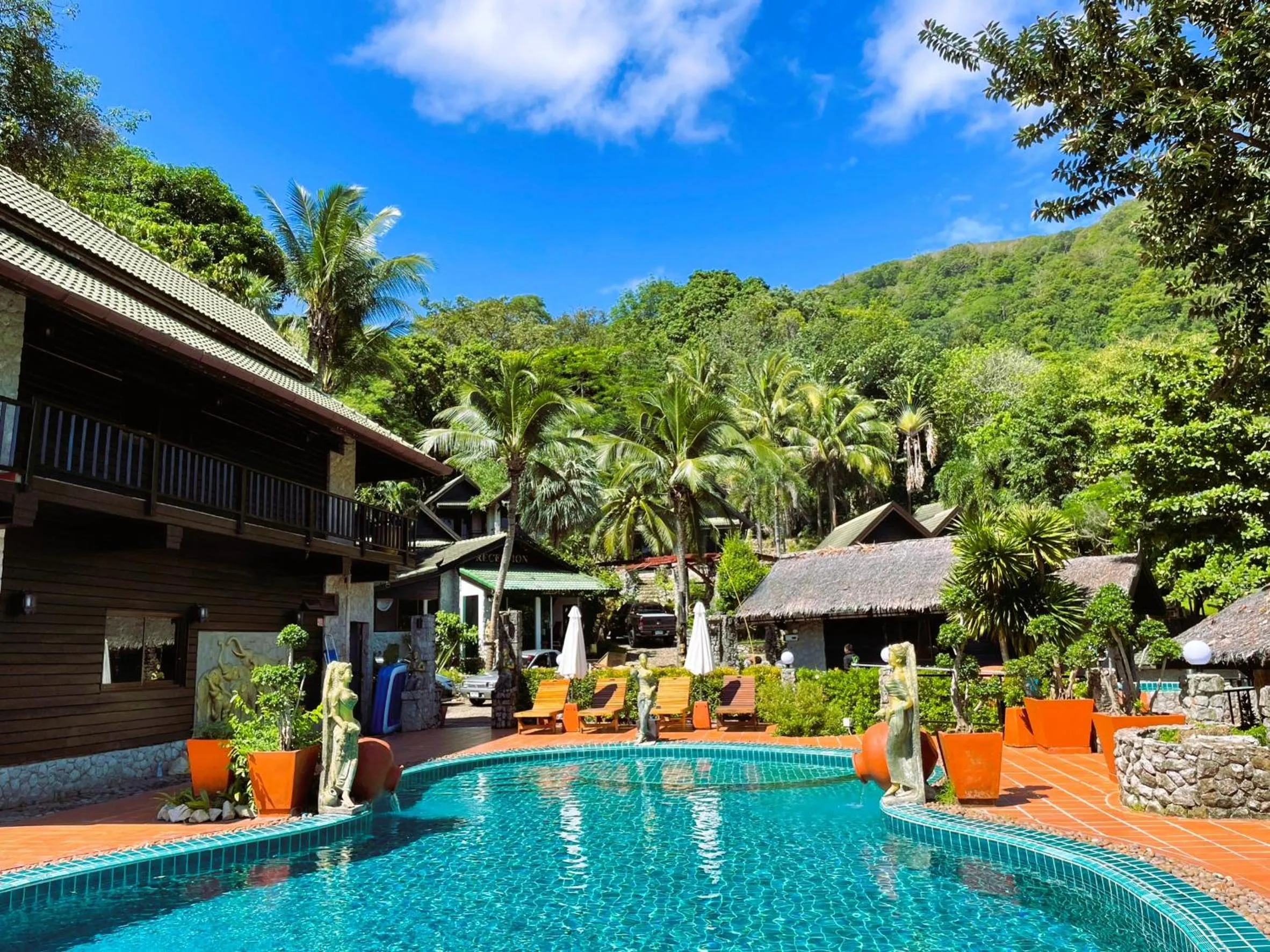 Swimming pool in Boomerang Village Resort Kata