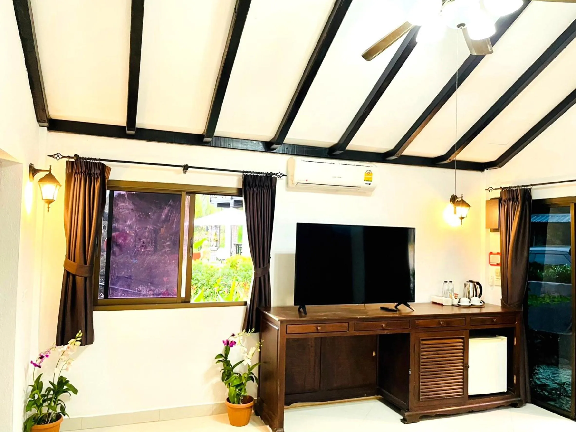 TV and multimedia in Boomerang Village Resort Kata